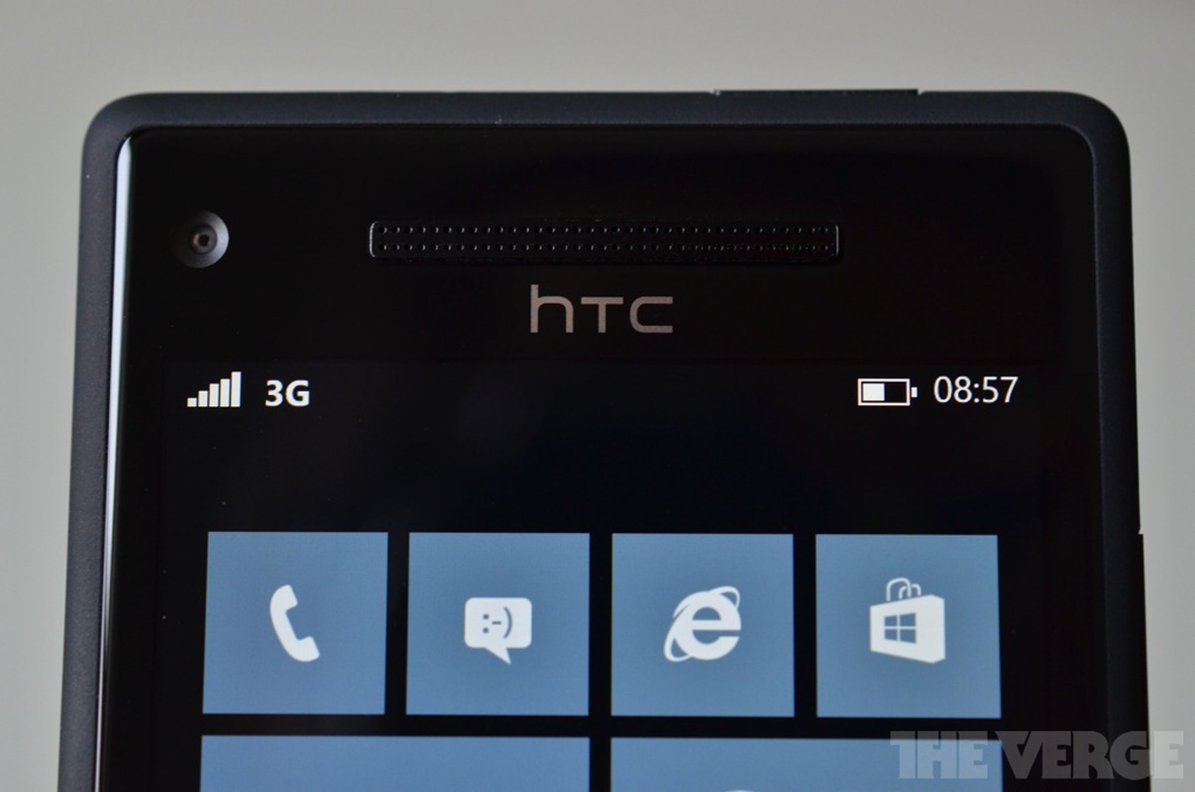 HTC Windows Phone 8X photos