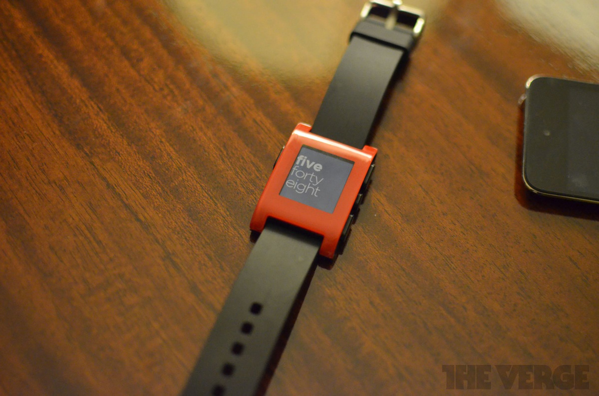 Pebble smartwatch hands-on photos