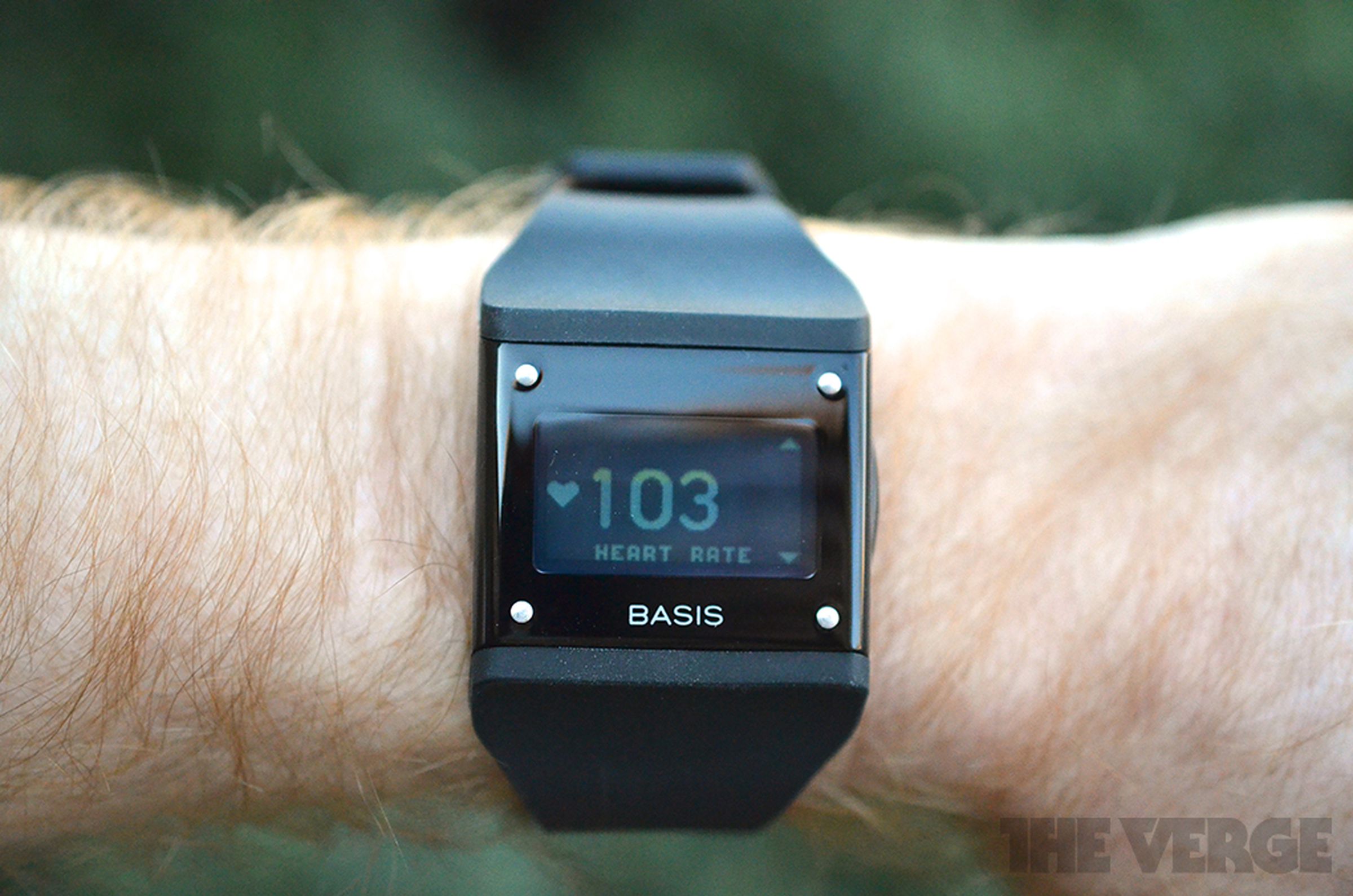 Basis B1 fitness band review pictures
