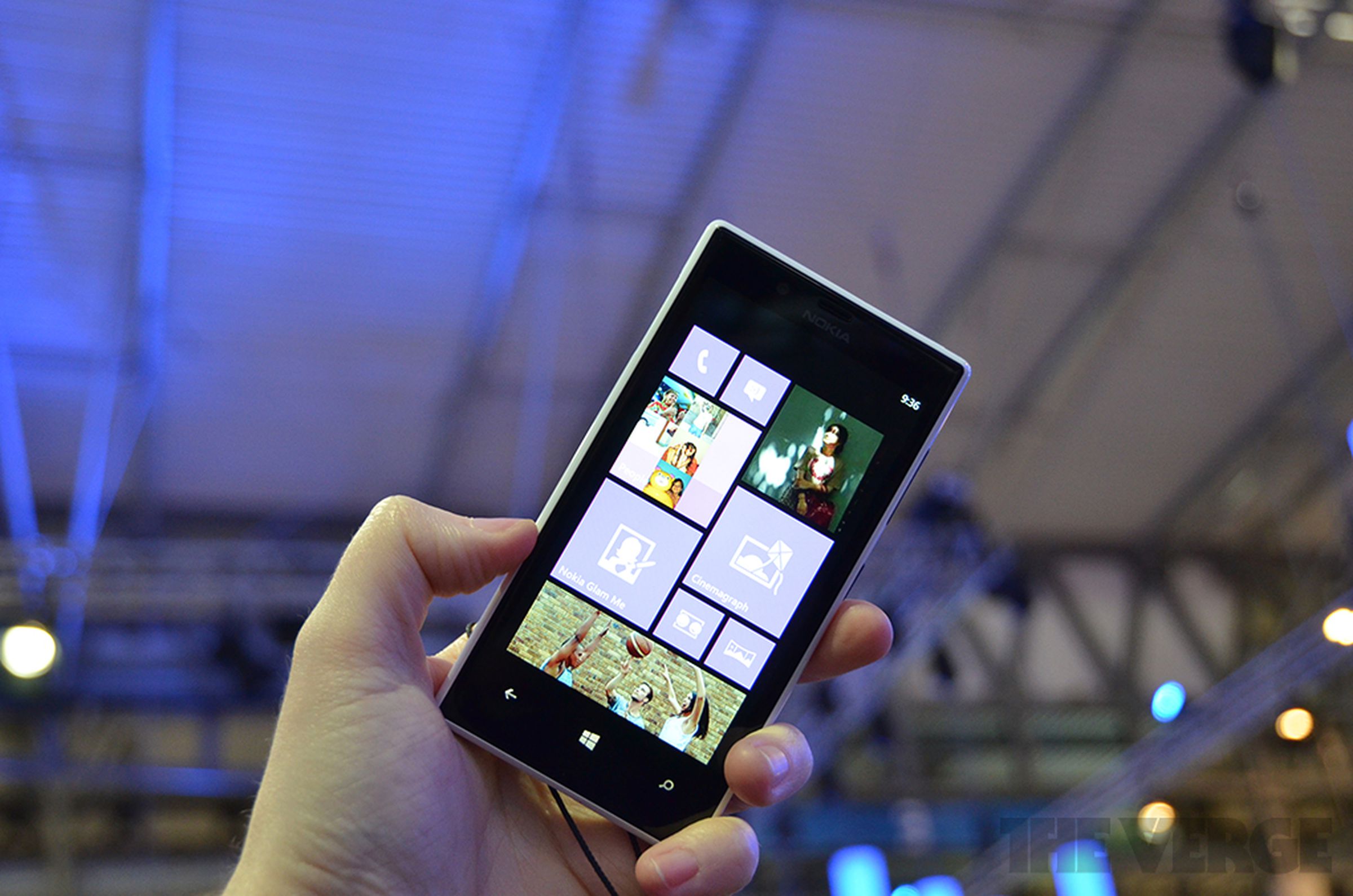 Nokia Lumia 720 hands-on photos