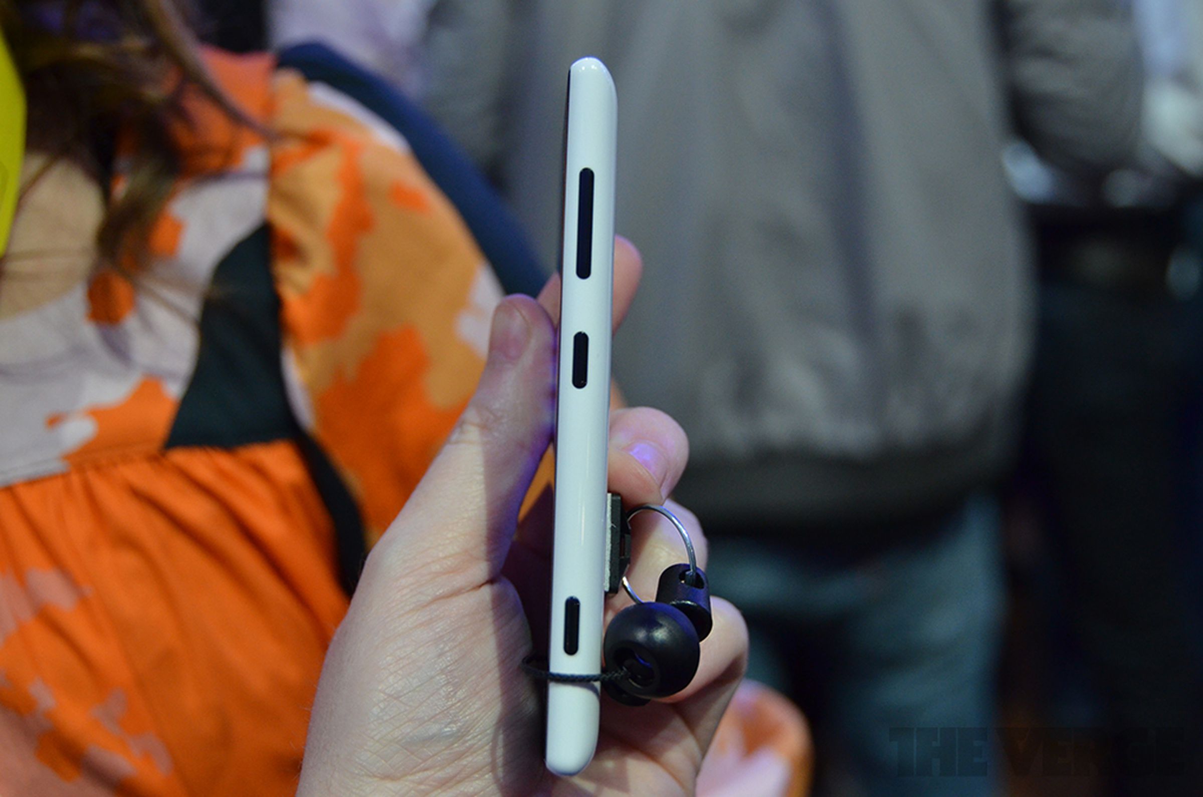 Nokia Lumia 720 hands-on photos