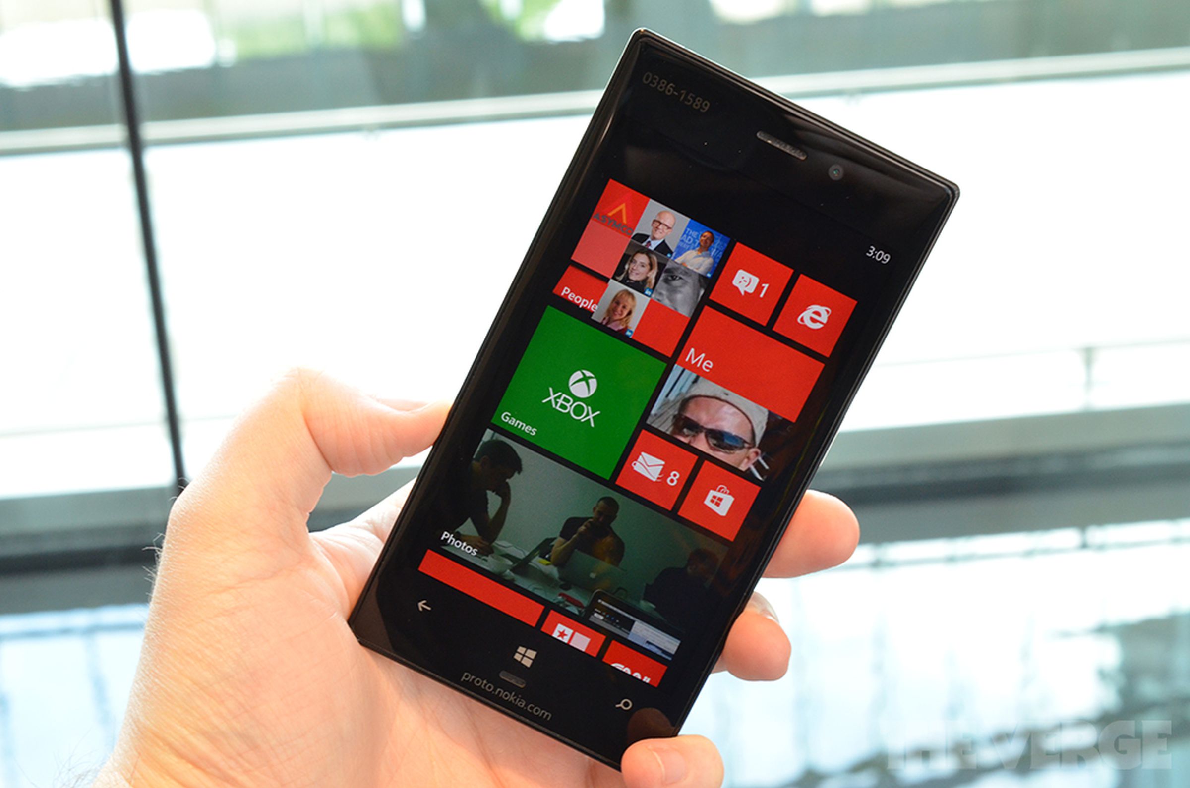 Nokia Lumia 928 hands-on photos