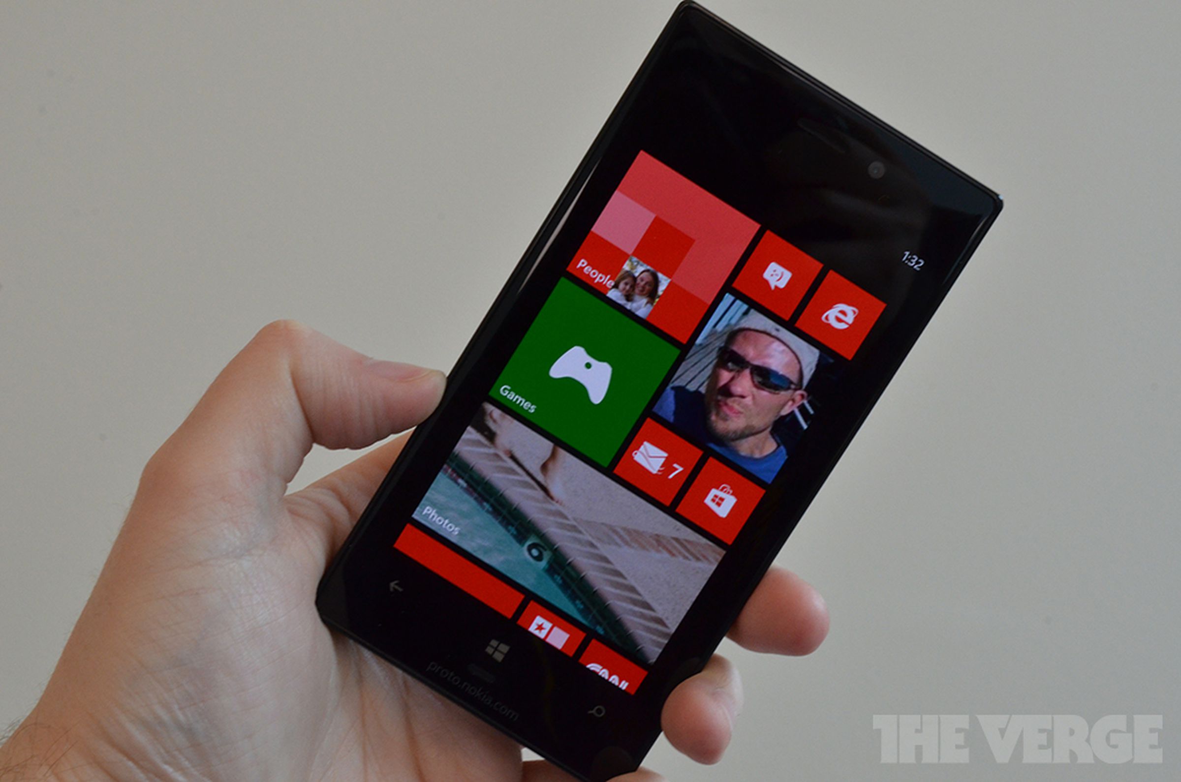Nokia Lumia 928 hands-on photos