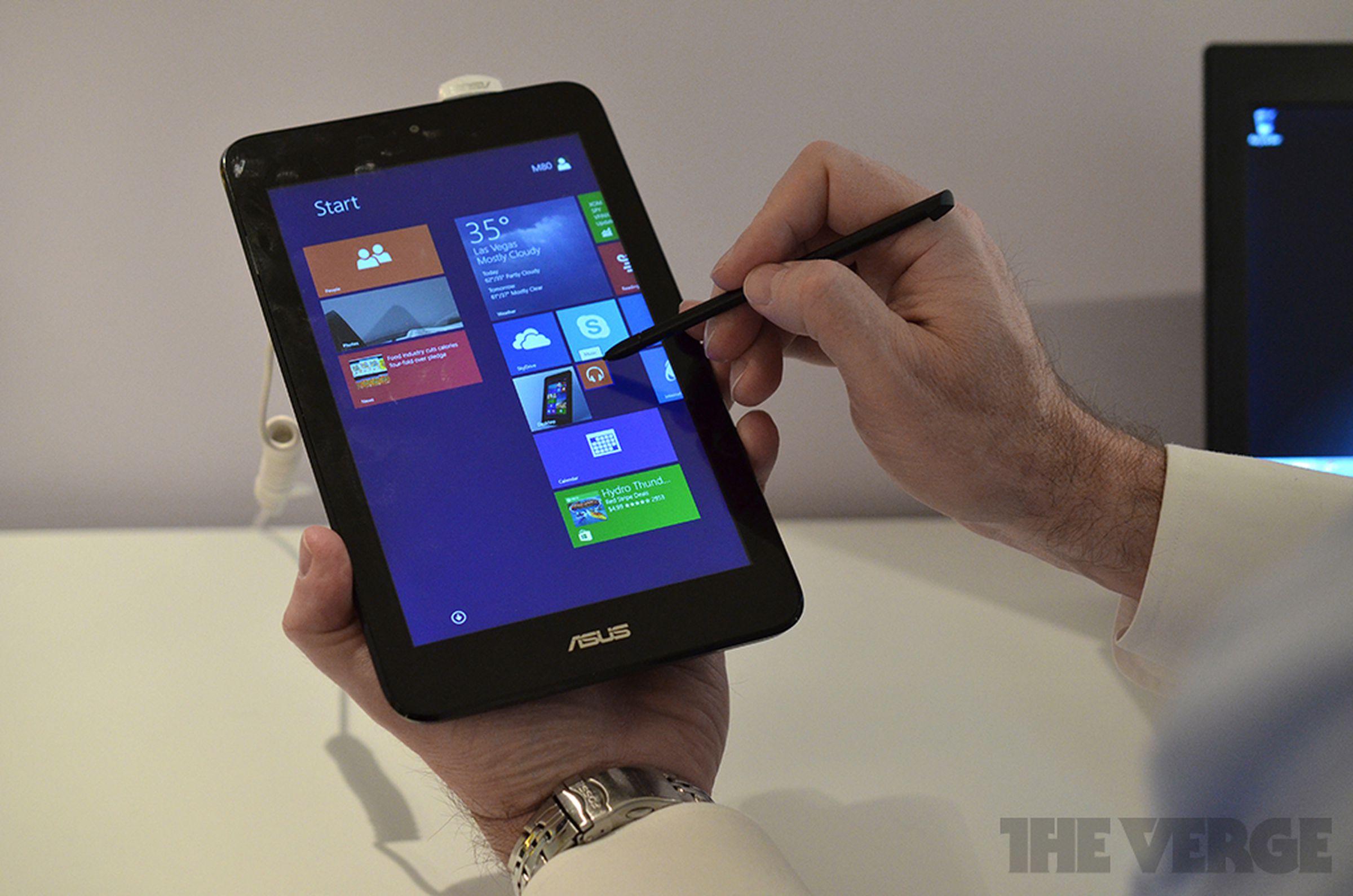Asus VivoTab Note 8 hands-on photos