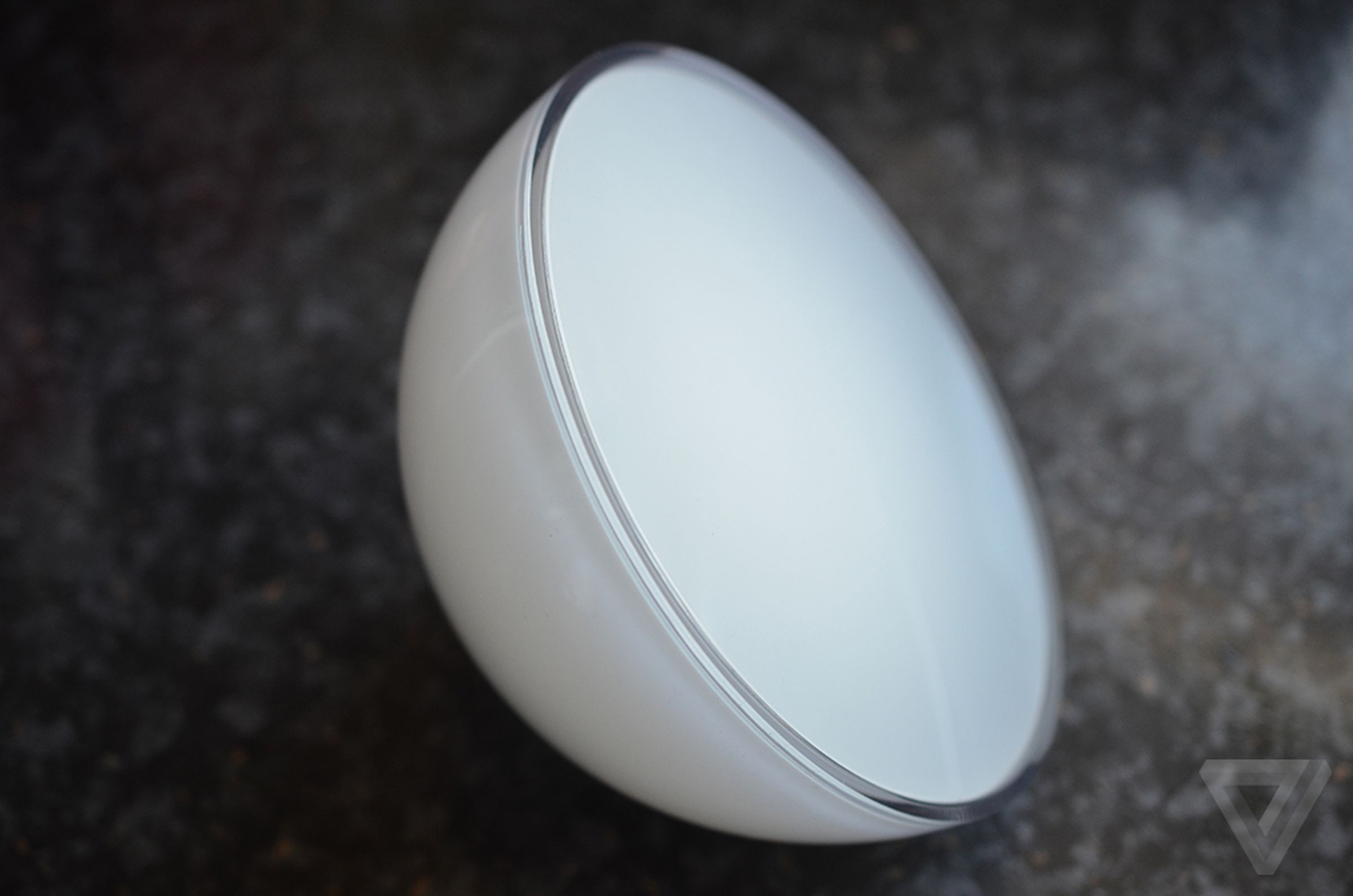 Philips Hue Go hands-on pictures