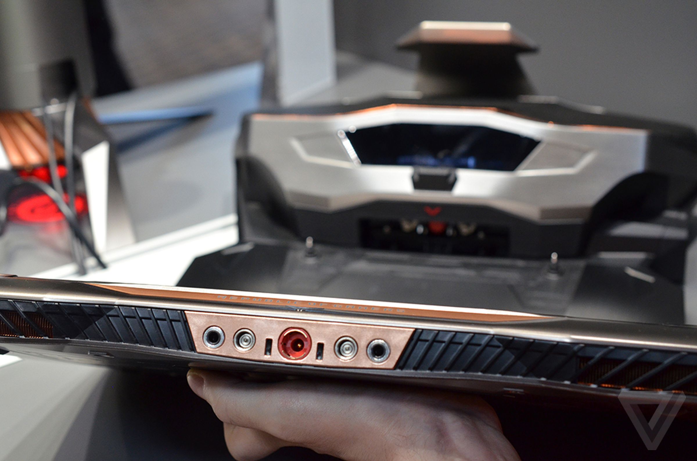 Asus GX700 gaming laptop hands-on photos