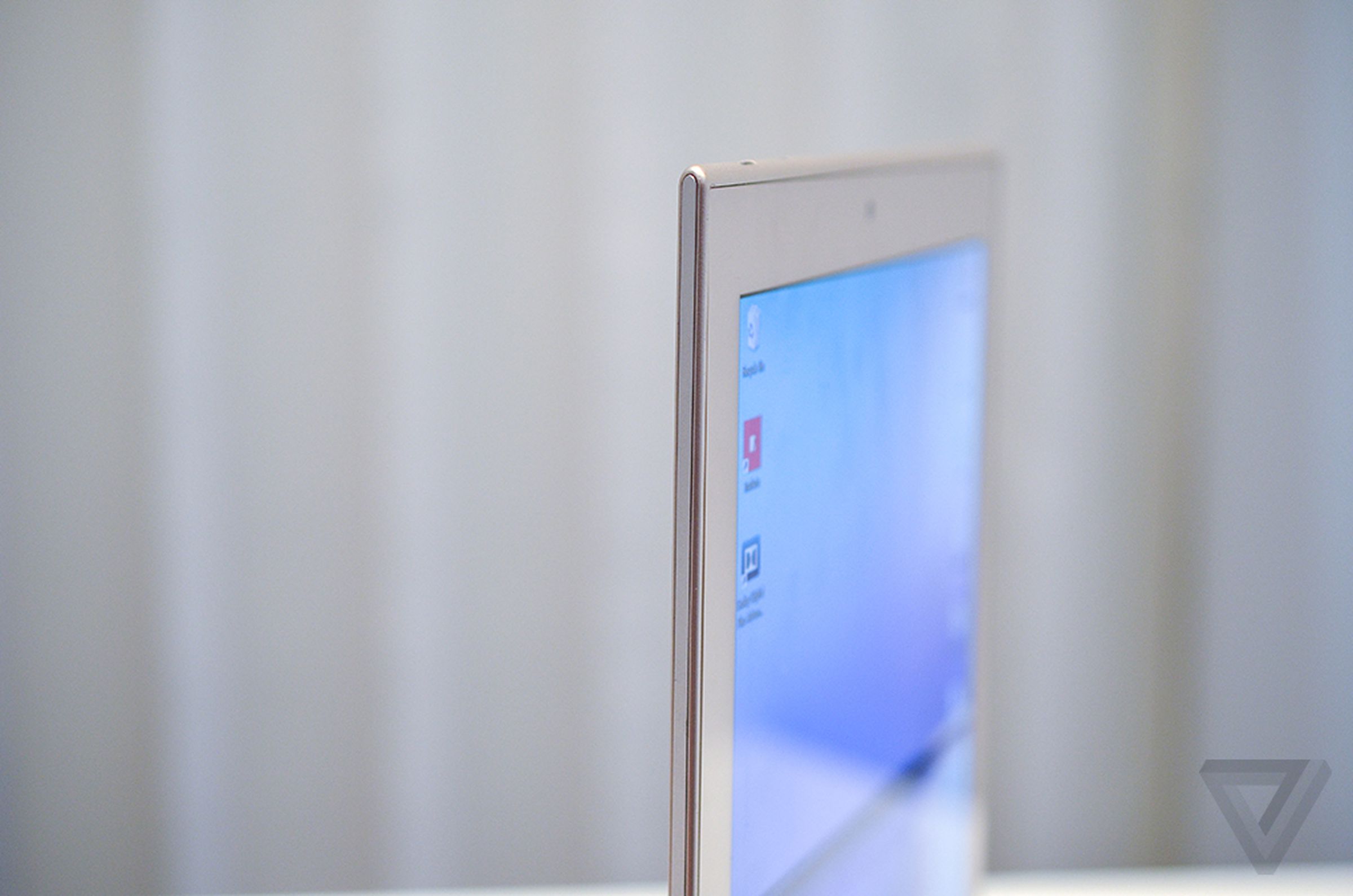 Toshiba concept tablet hands-on photos