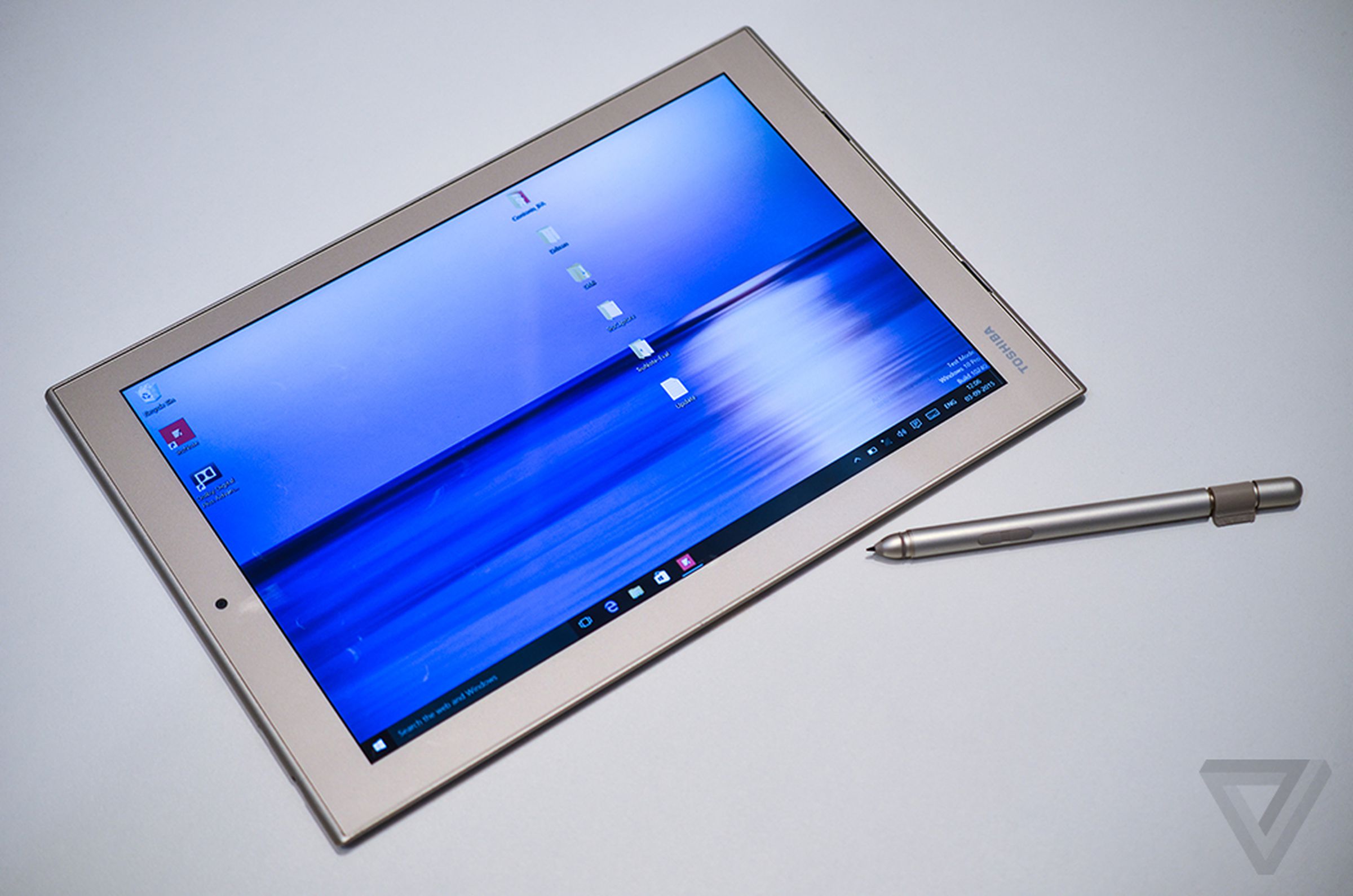 Toshiba concept tablet hands-on photos