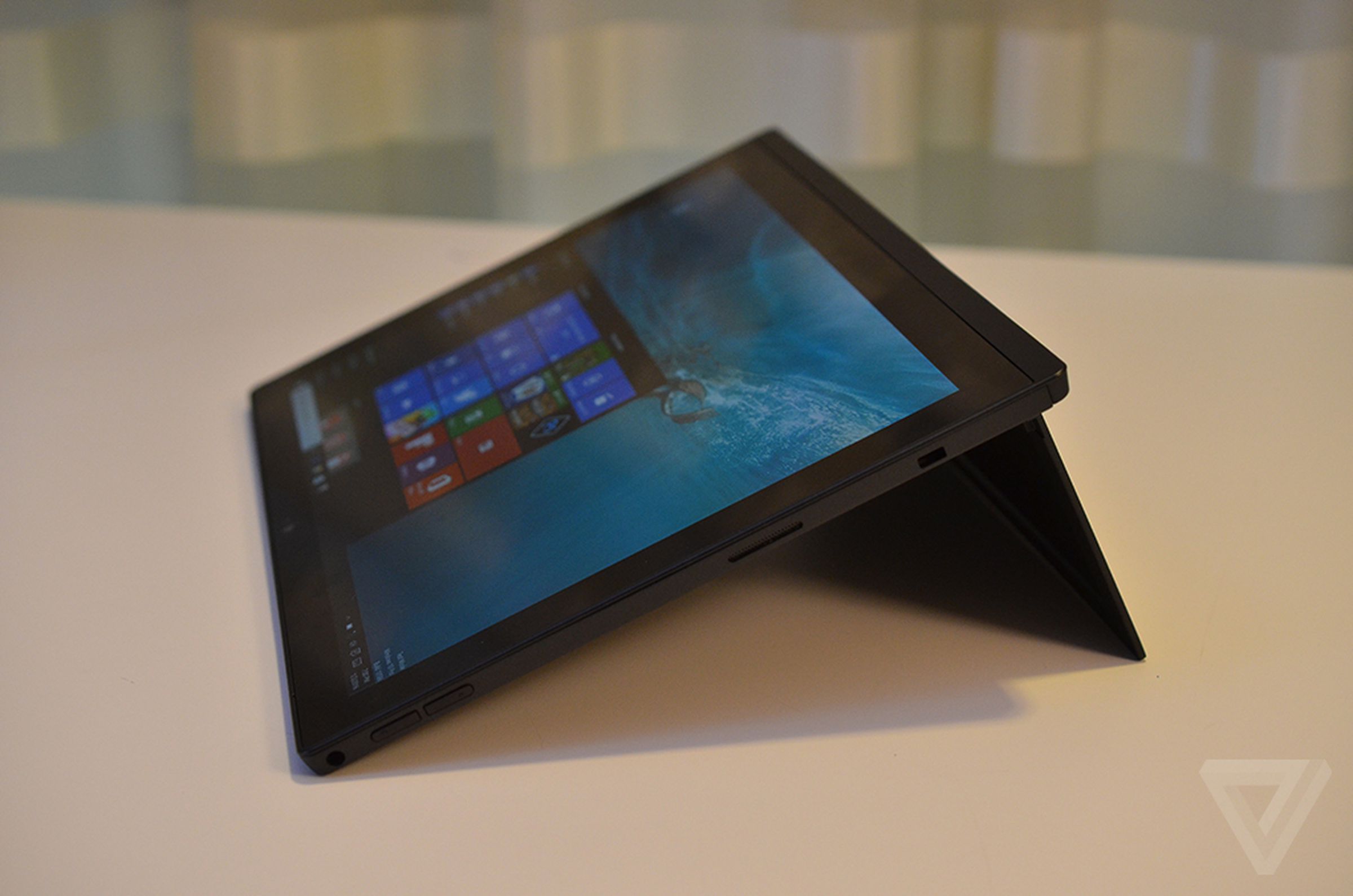 Lenovo X1 Tablet hands-on photos