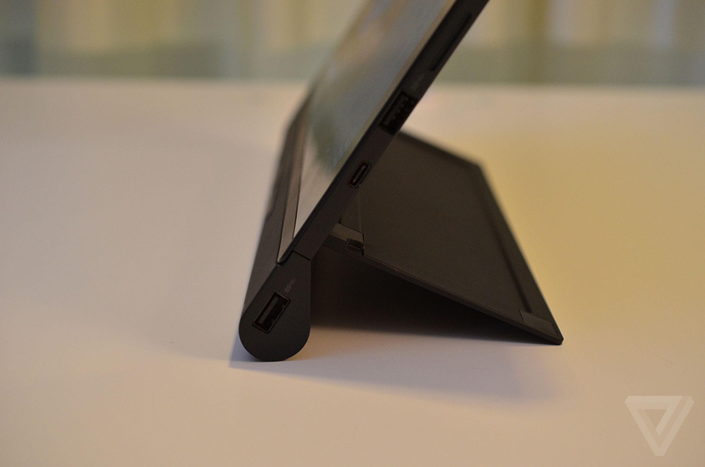 Lenovo X1 Tablet hands-on photos