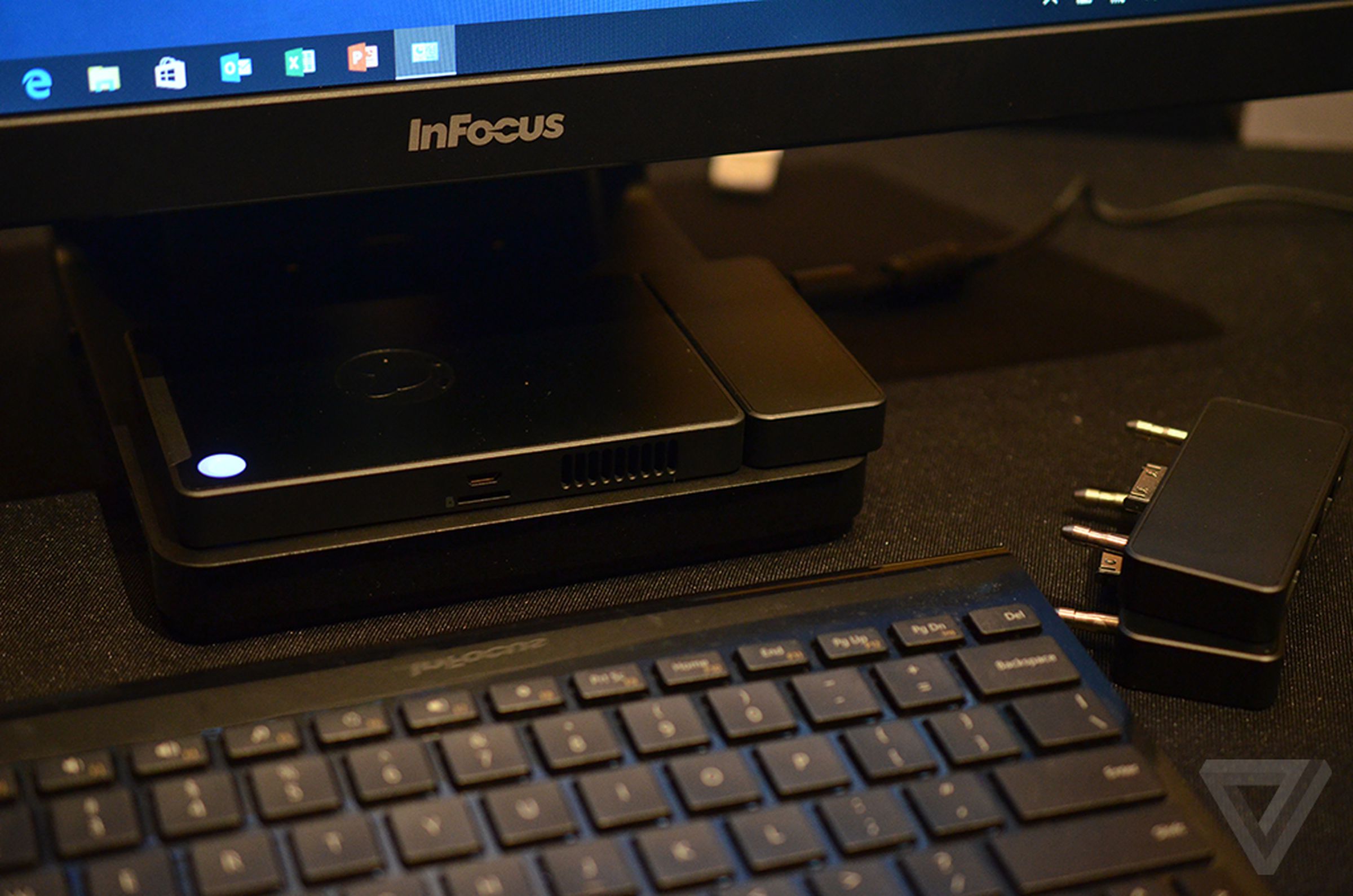 InFocus Kangaroo Windows 10 PC hands-on photos