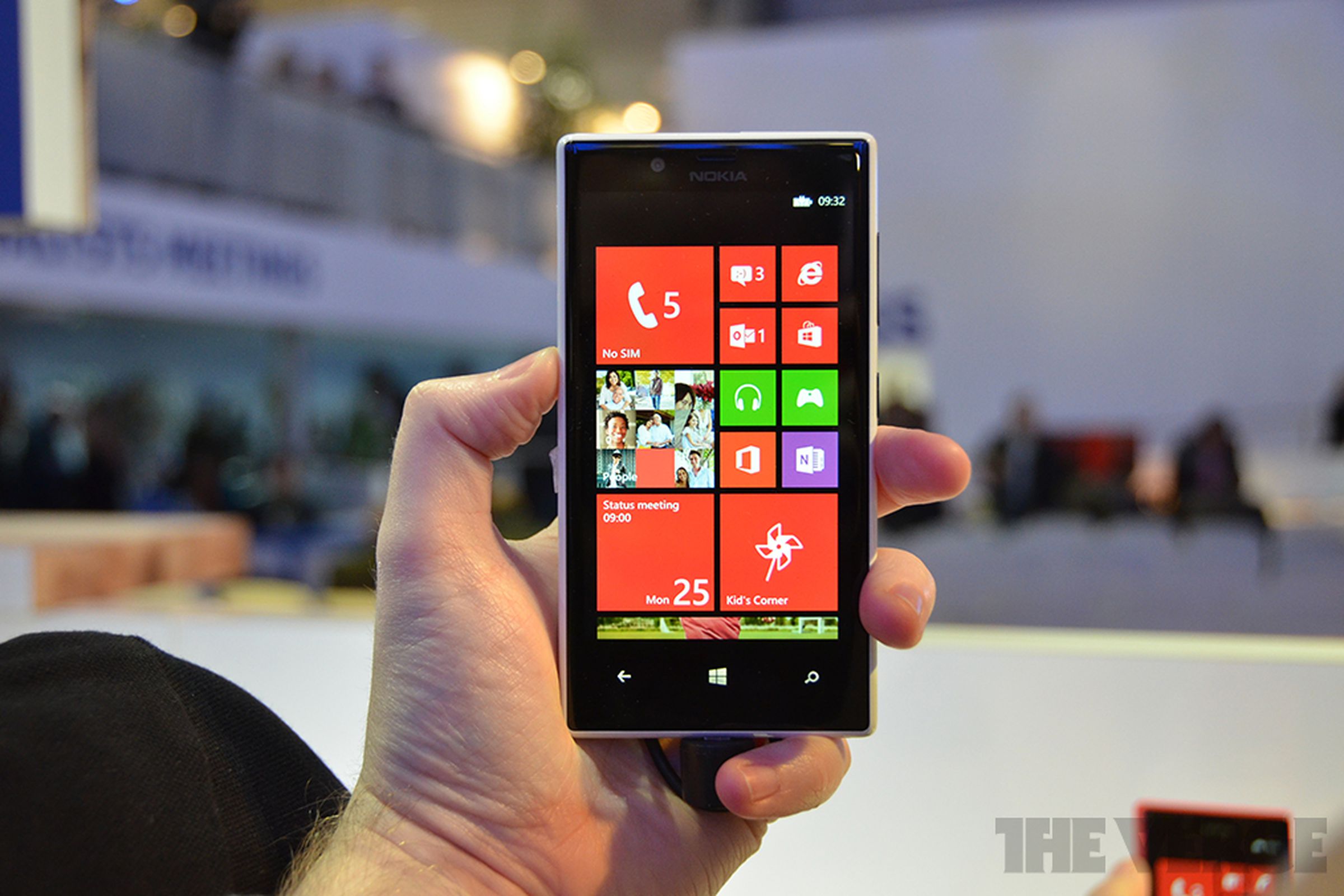 Gallery Photo: Nokia Lumia 720 hands-on photos