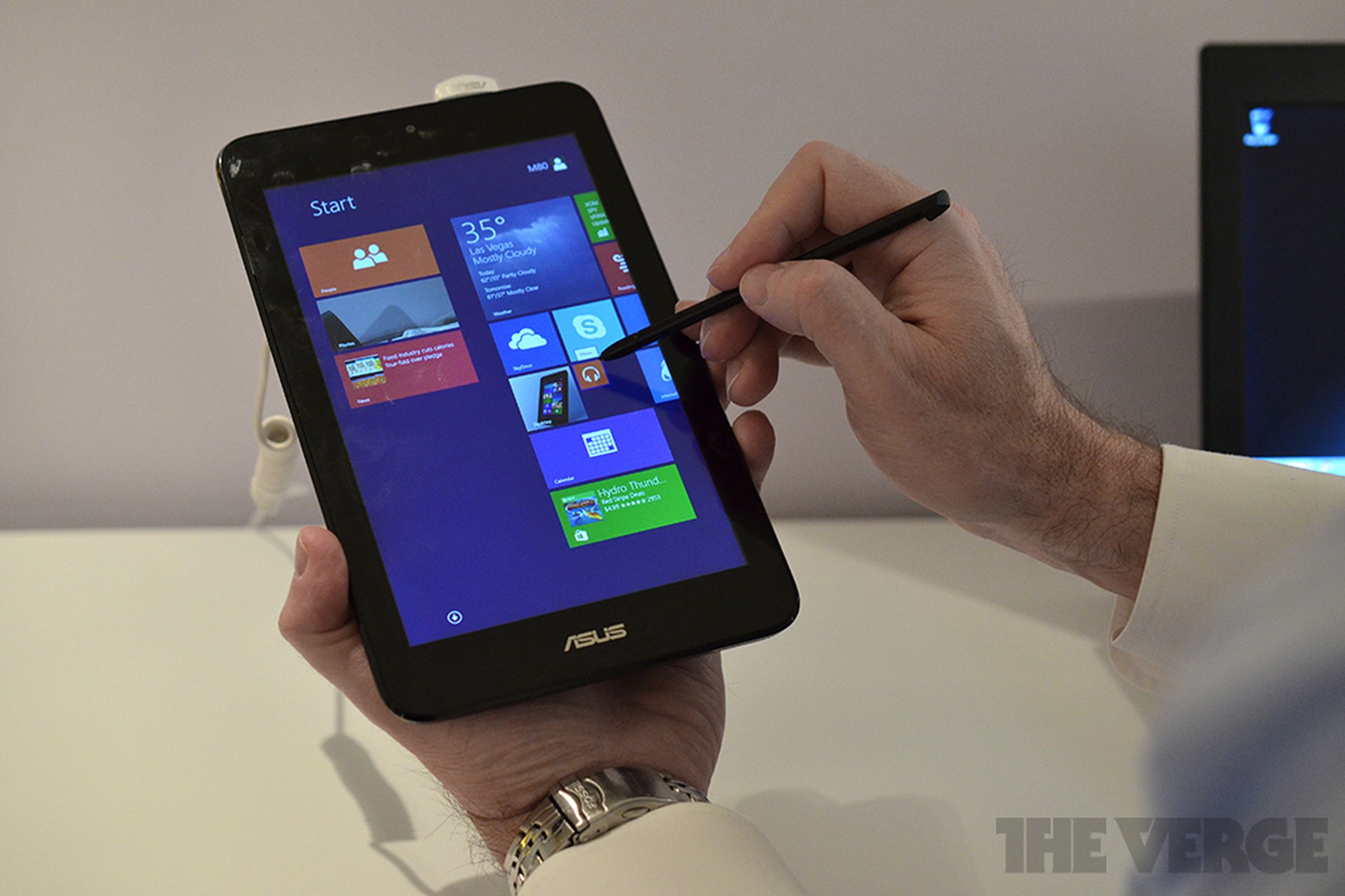 Gallery Photo: Asus VivoTab Note 8 hands-on photos