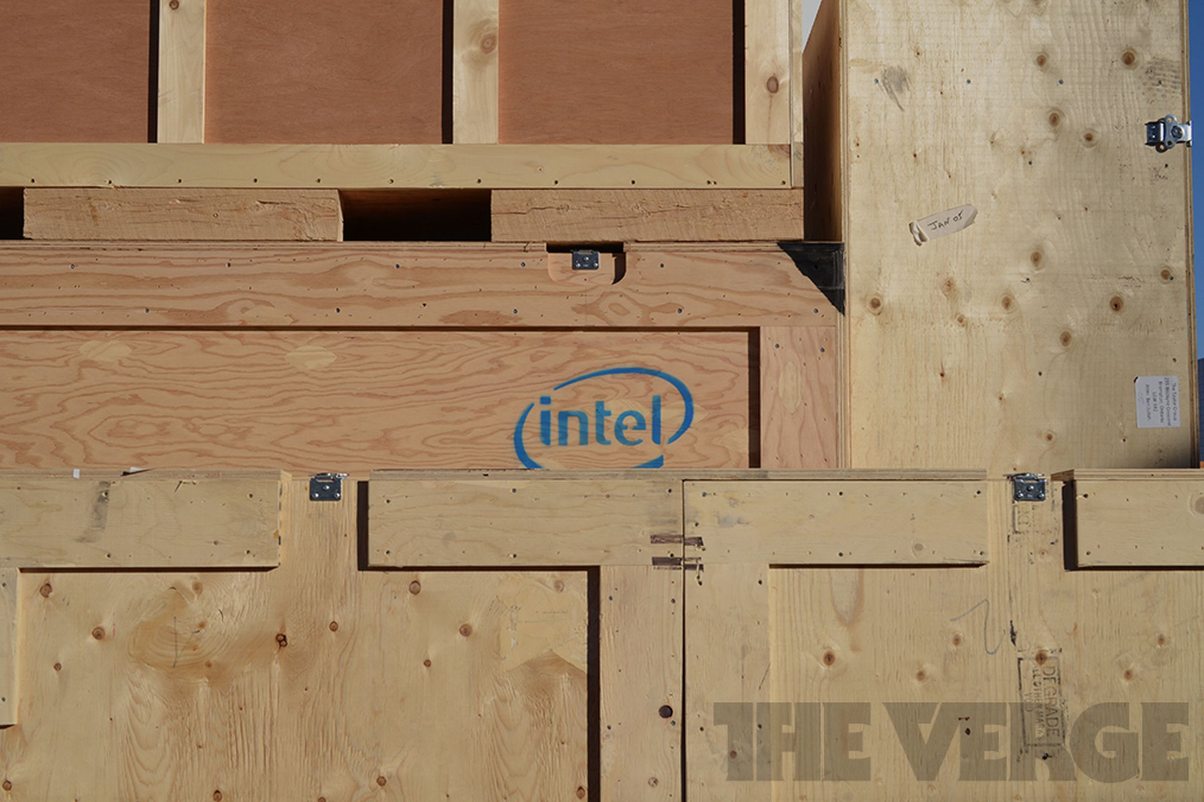 Intel Logo Crate Stock 1020