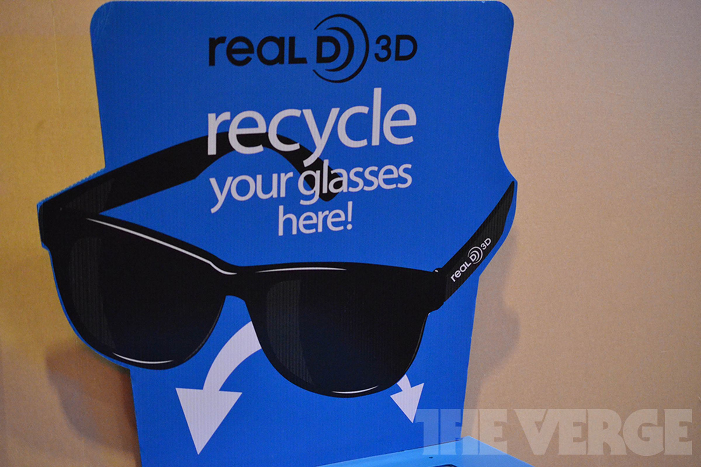 RealD 3D glasses recycle box (1020)