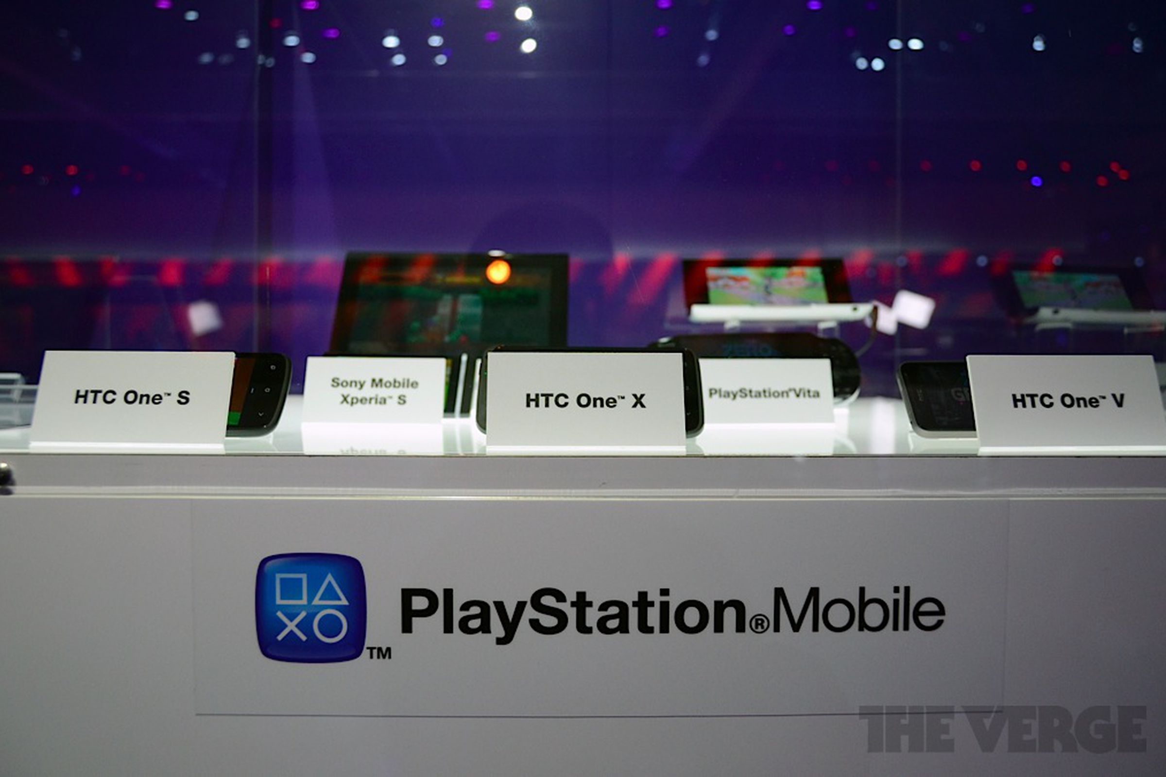 Gallery Photo: HTC One series with PlayStation Mobile