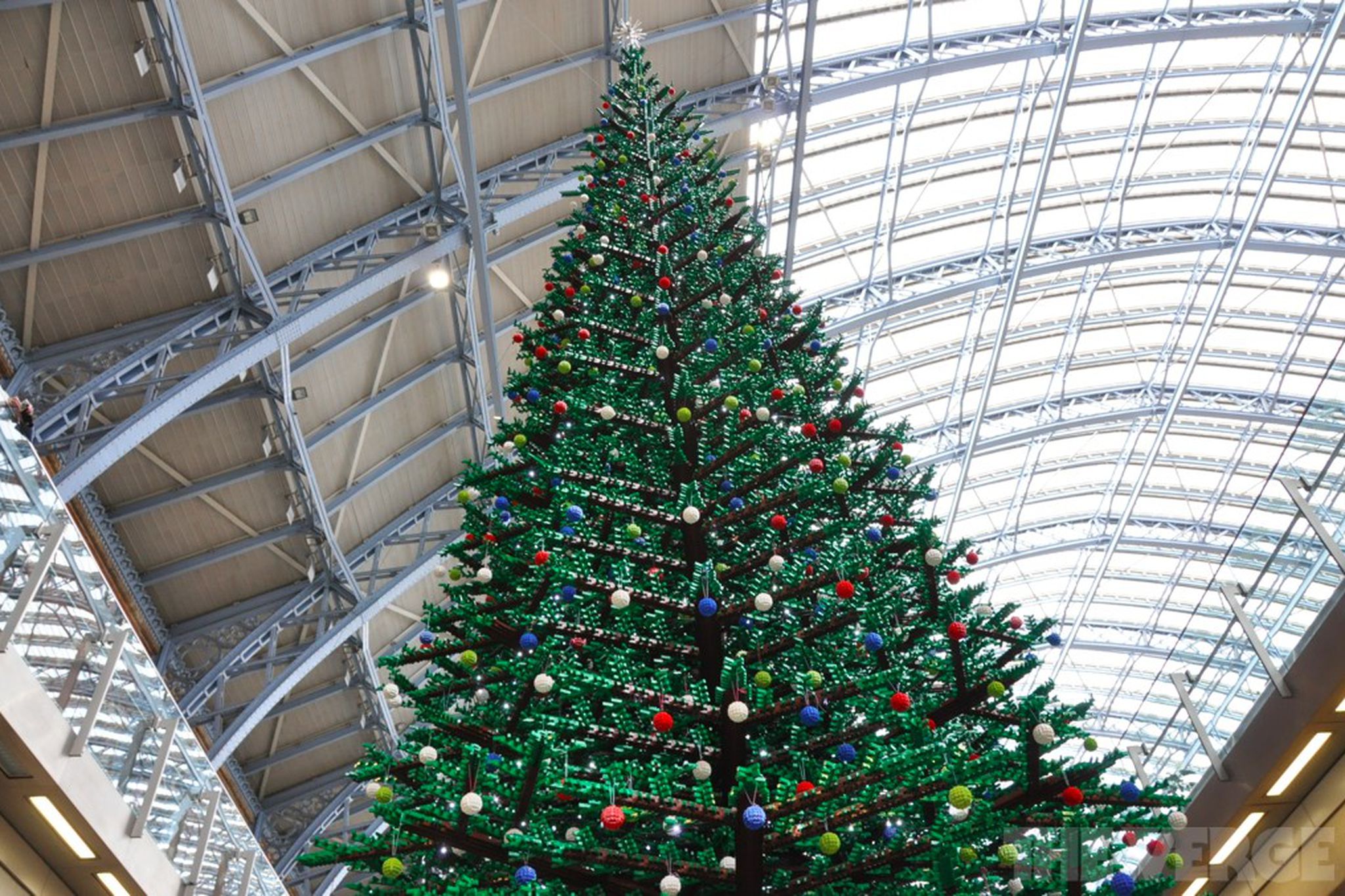 33-foot Lego Christmas tree erected in London's St Pancras Station ...