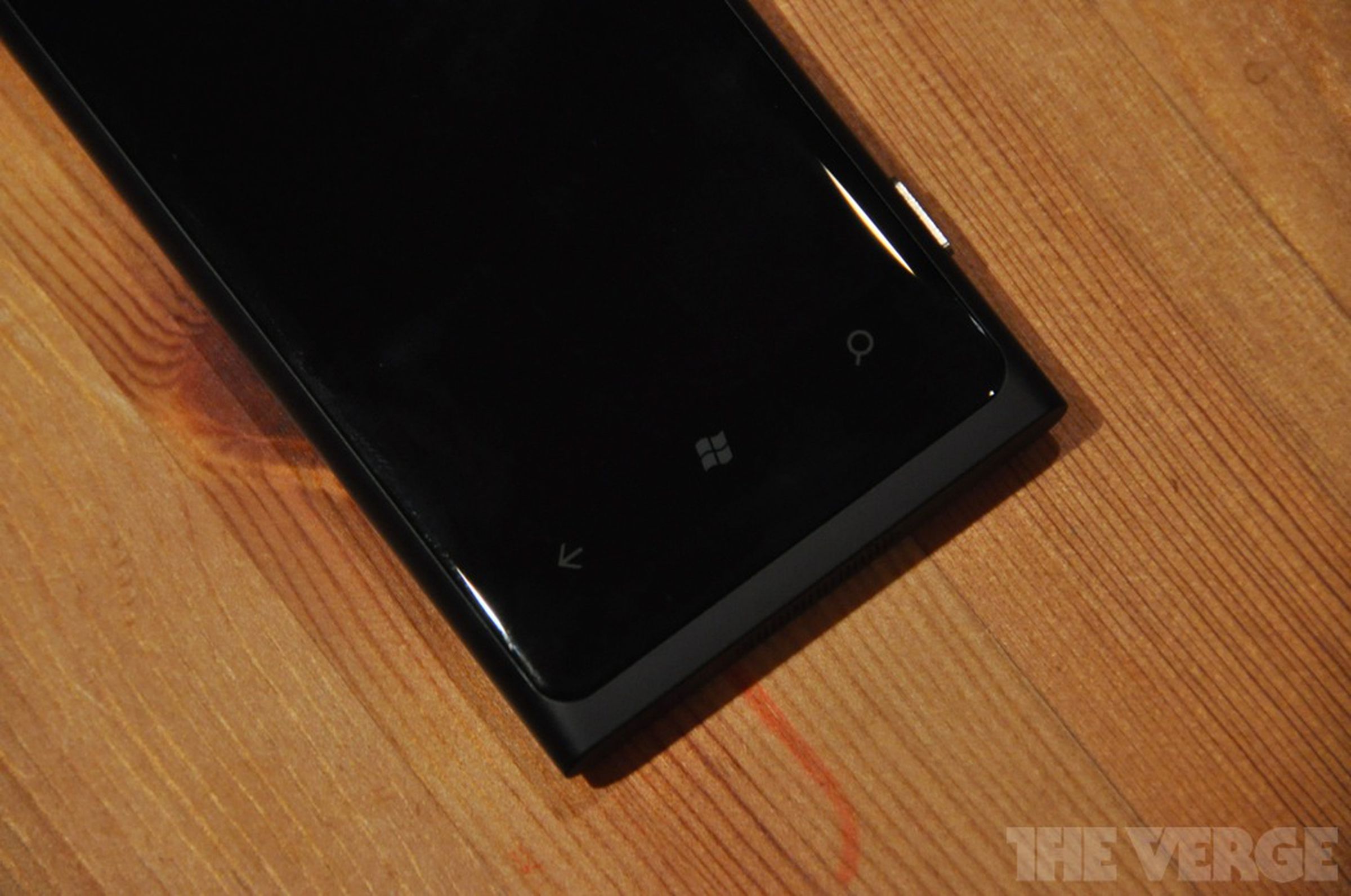 Lumia 800 hardware