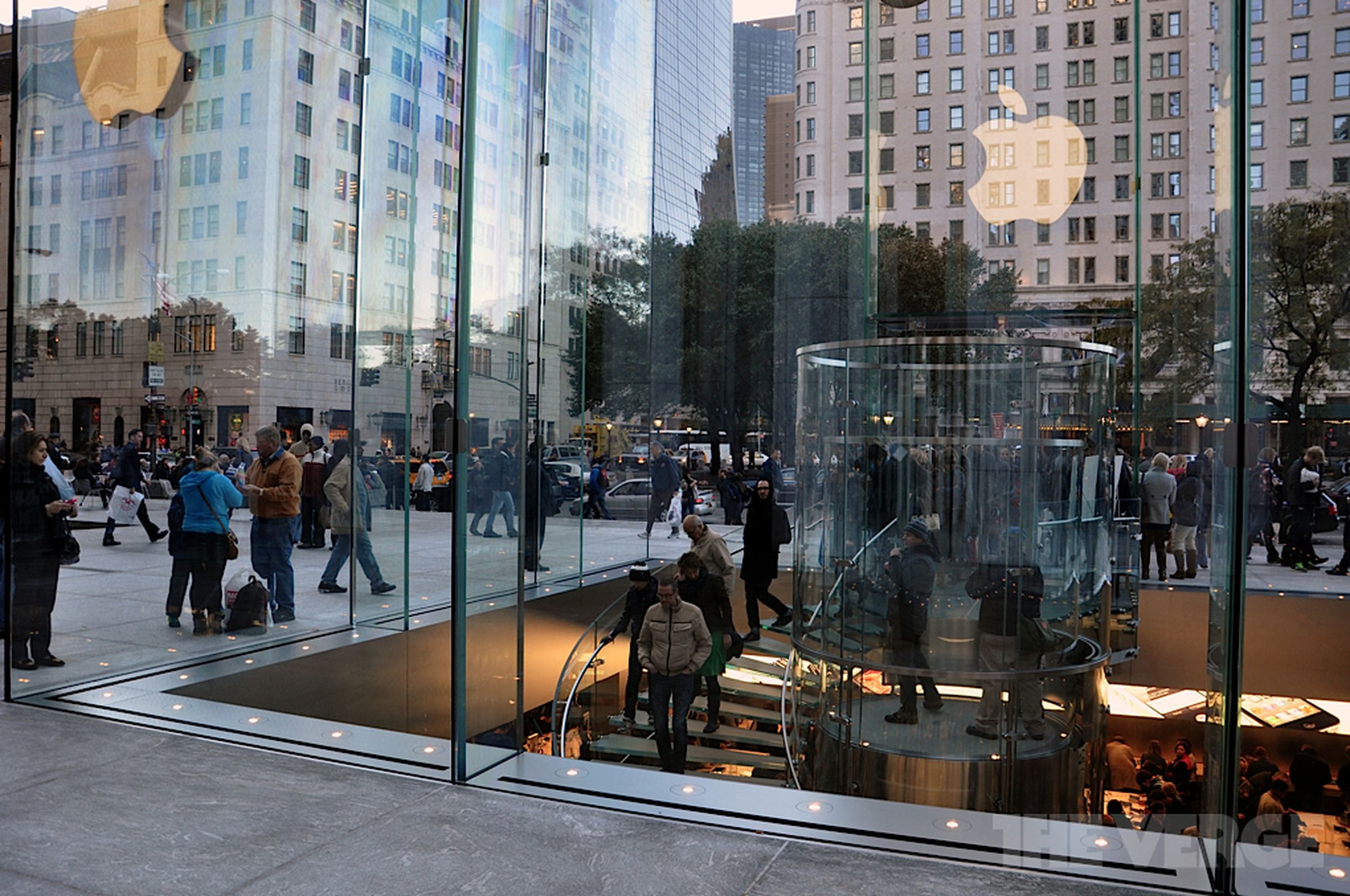Fifth Avenue Apple Store, renovated