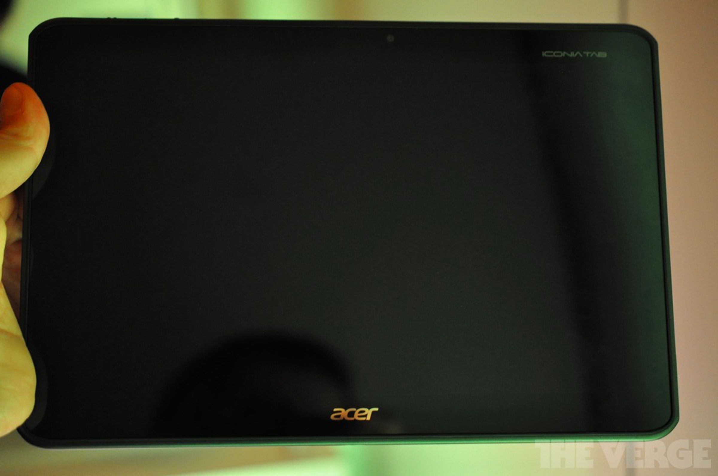 Acer Iconia Tab A700 hands-on photos