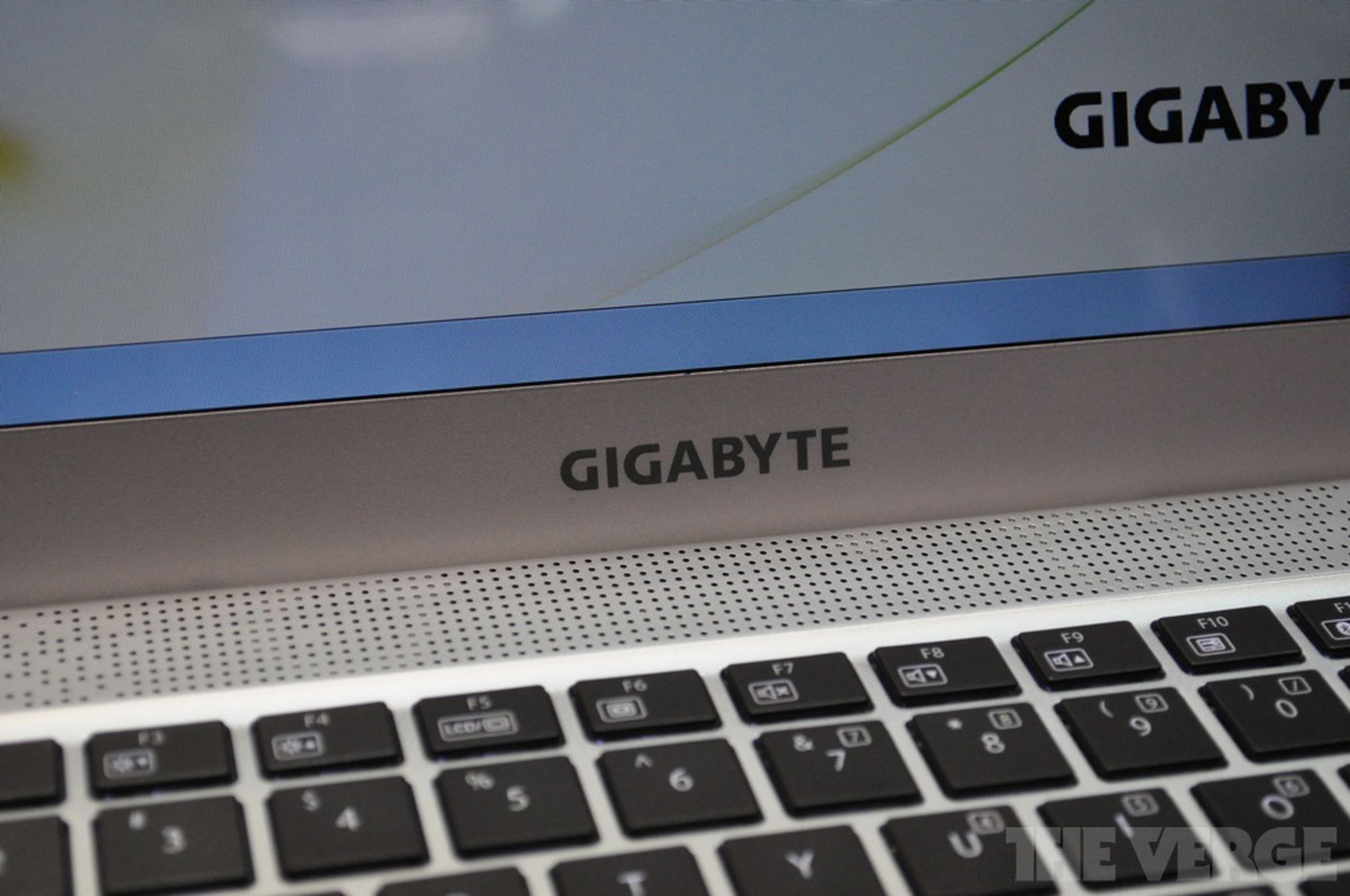 Gigabyte U2442V and U2442N ultrabooks hands-on photos