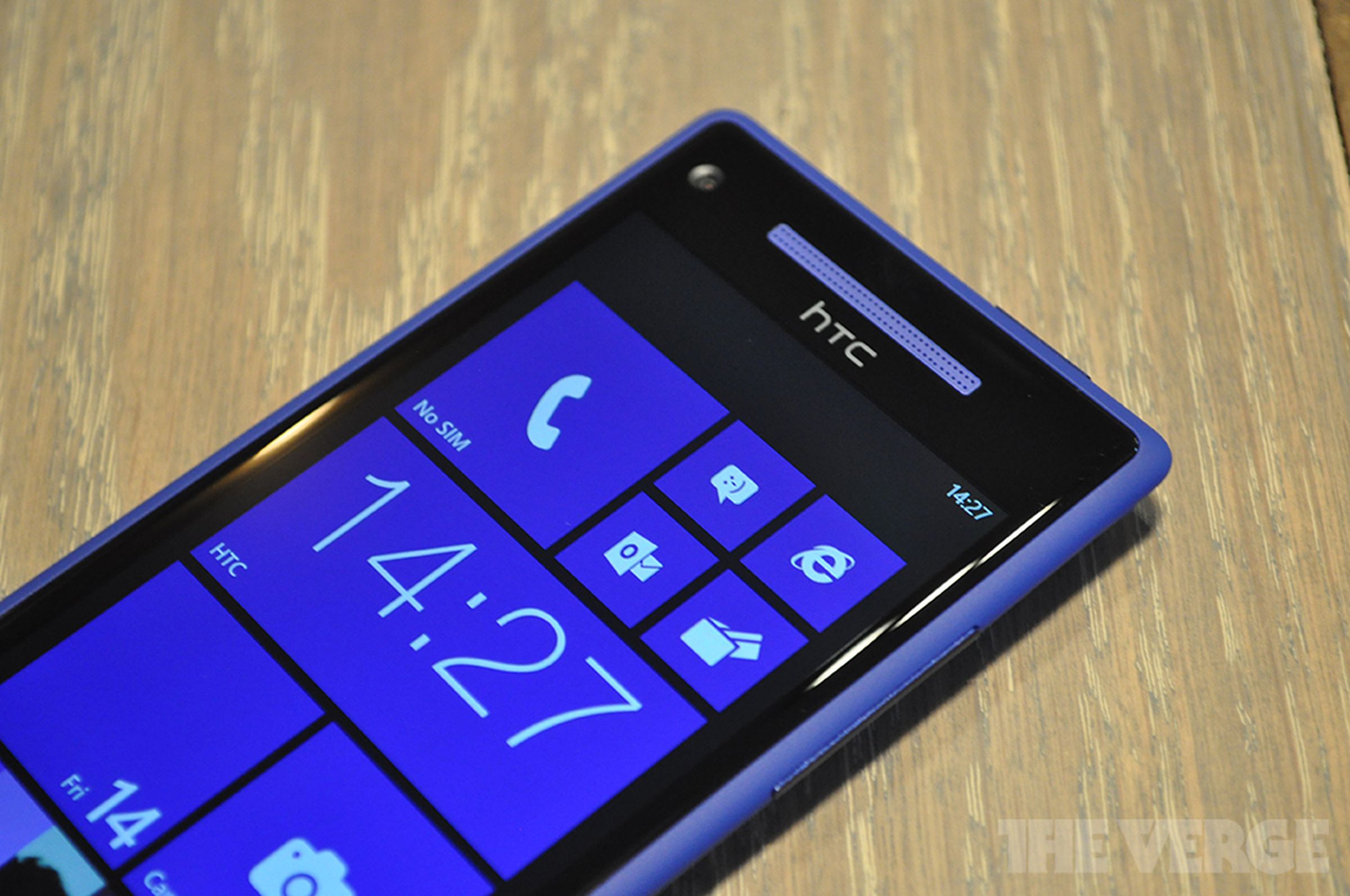 Windows Phone 8X hands-on photos