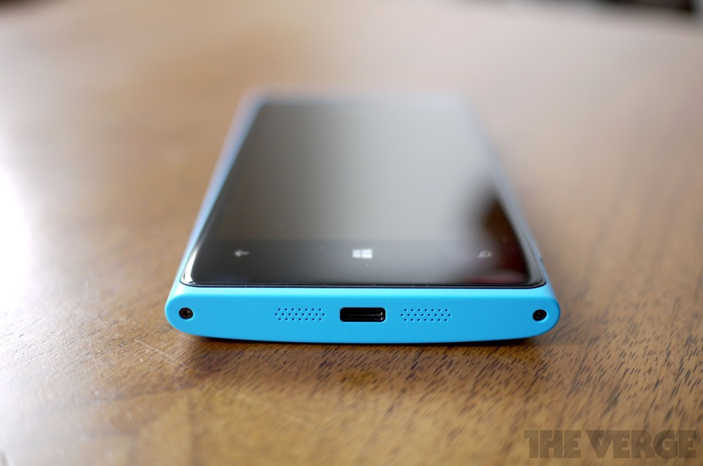 Nokia Lumia 920 hardware photos