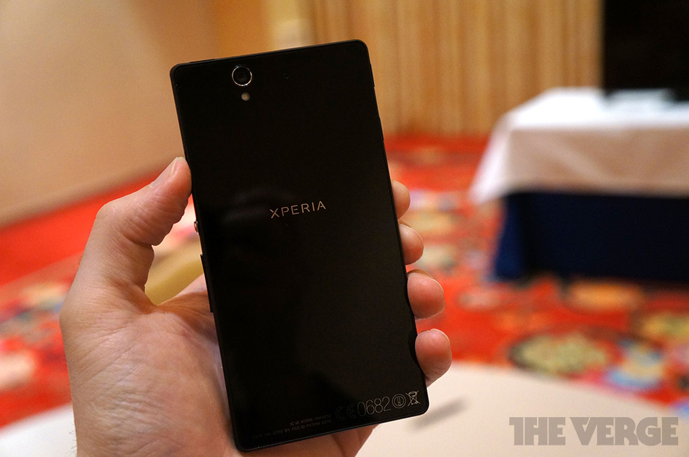 Sony Xperia Z / ZL hands-on photos