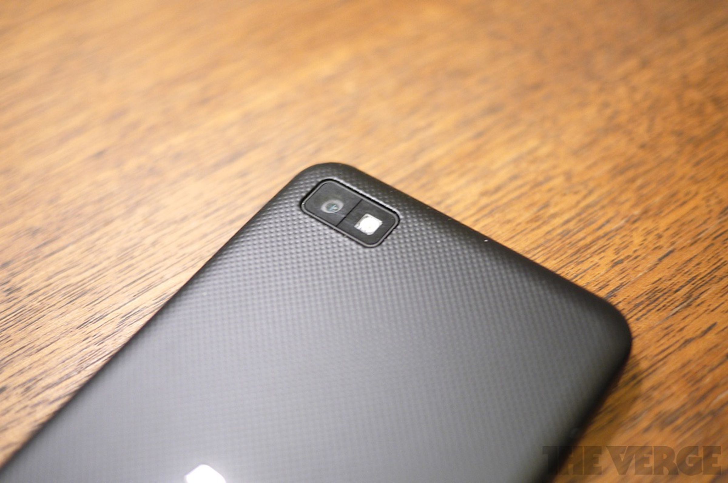 BlackBerry Z10 hands-on pictures