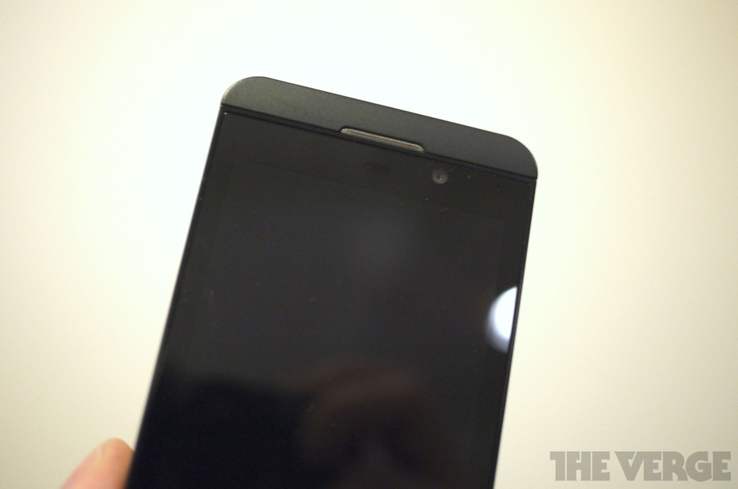 BlackBerry Z10 hands-on pictures