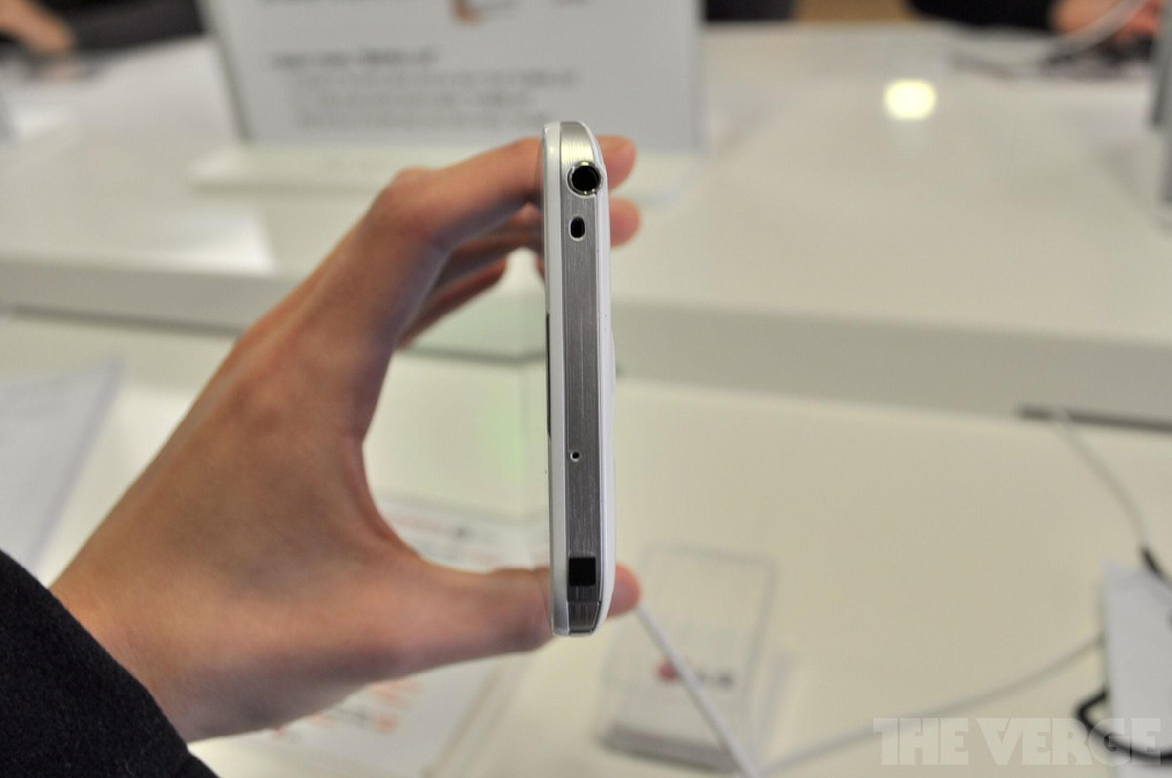 LG Optimus G Pro (5.5-inch) photos
