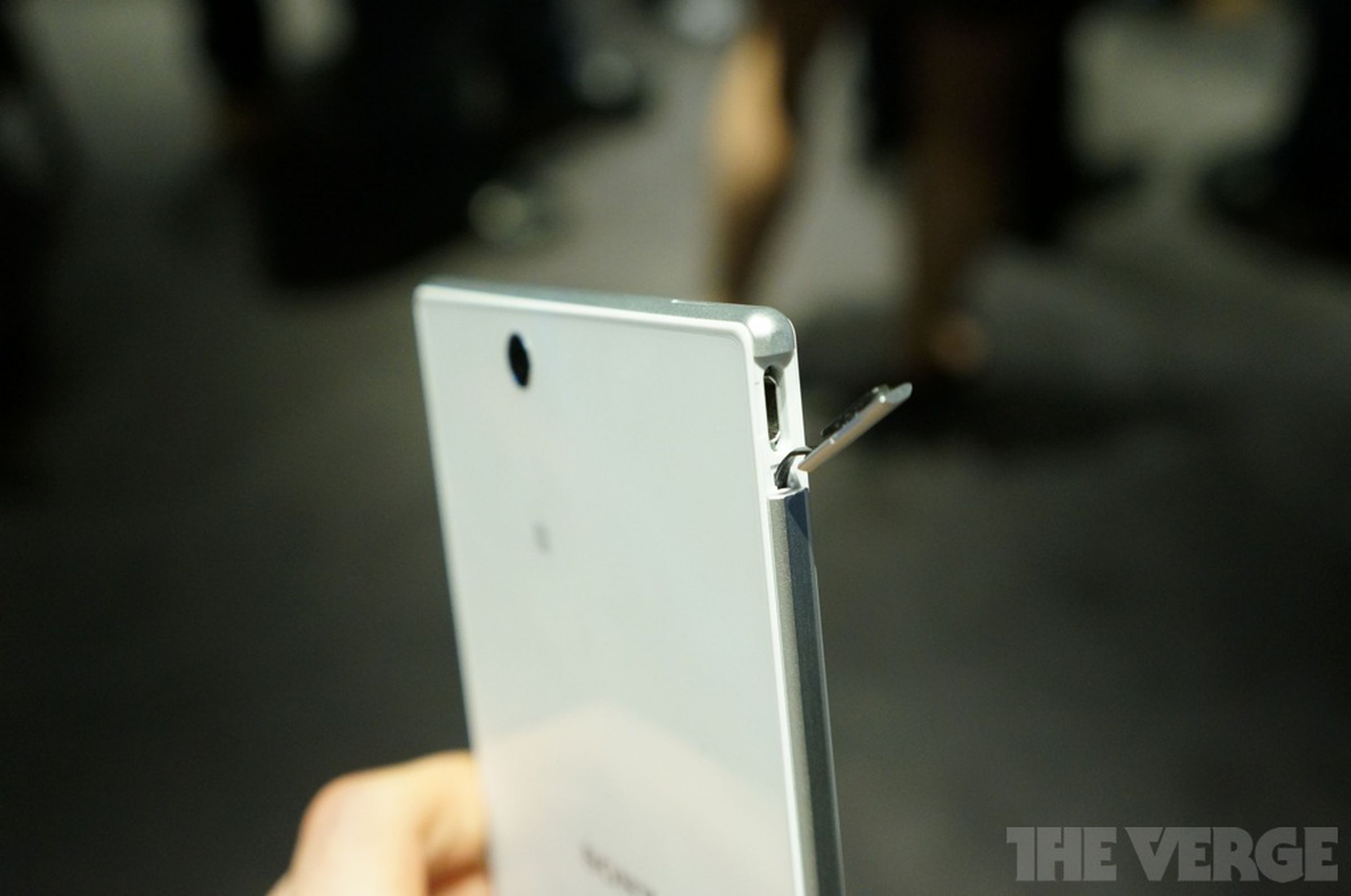 Sony Xperia Z Ultra hands-on pictures