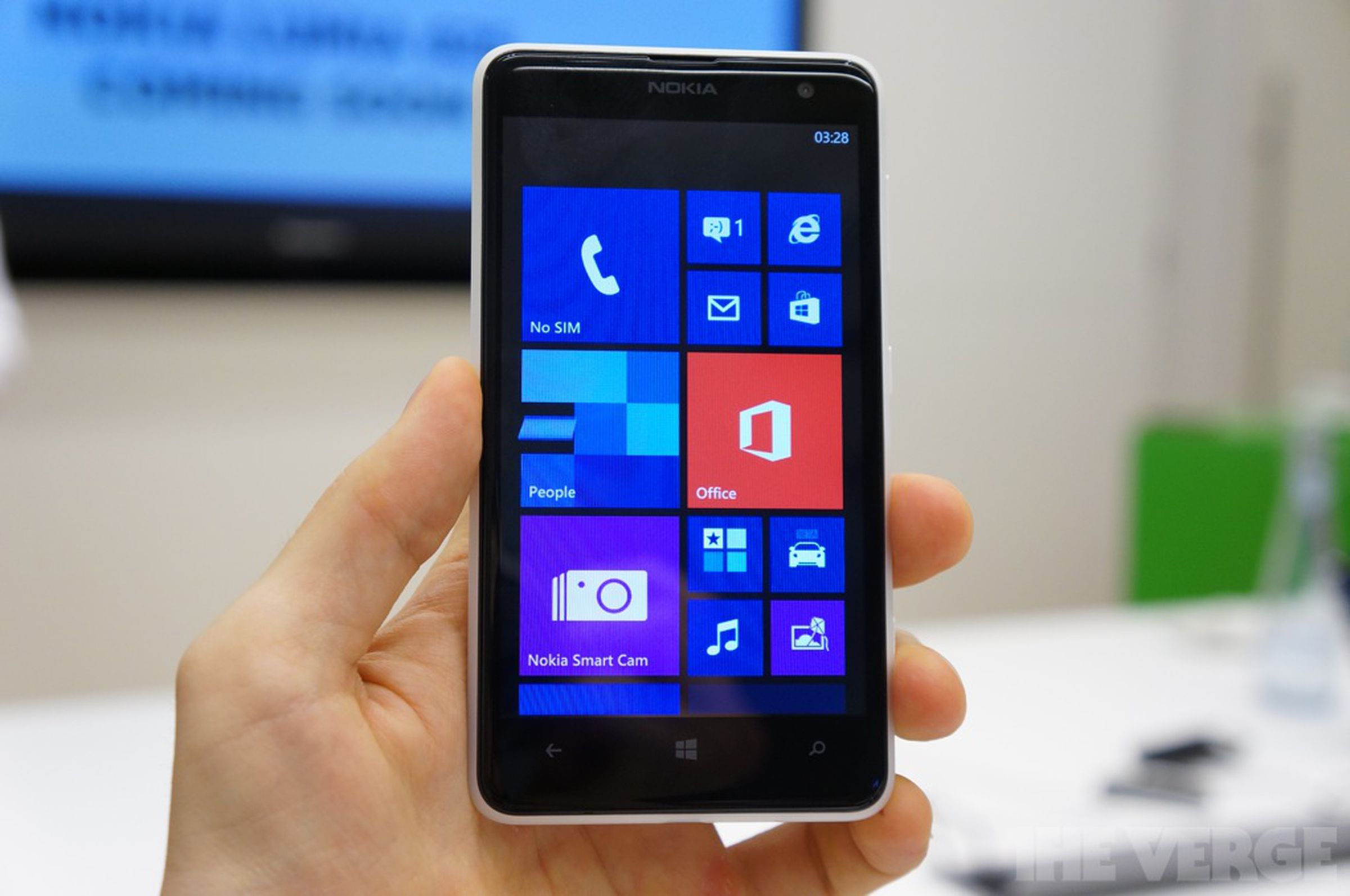 Nokia Lumia 625 hands-on photos