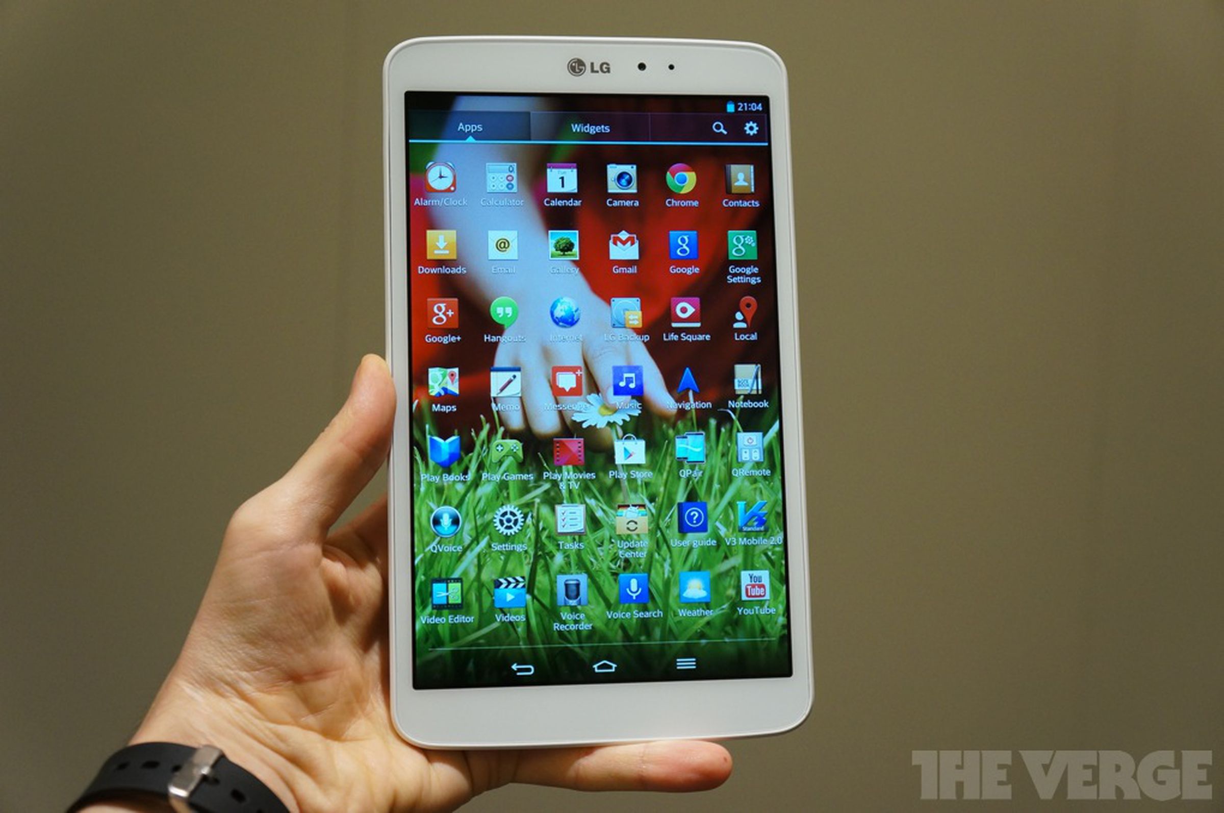 LG G Pad 8.3 hands-on gallery