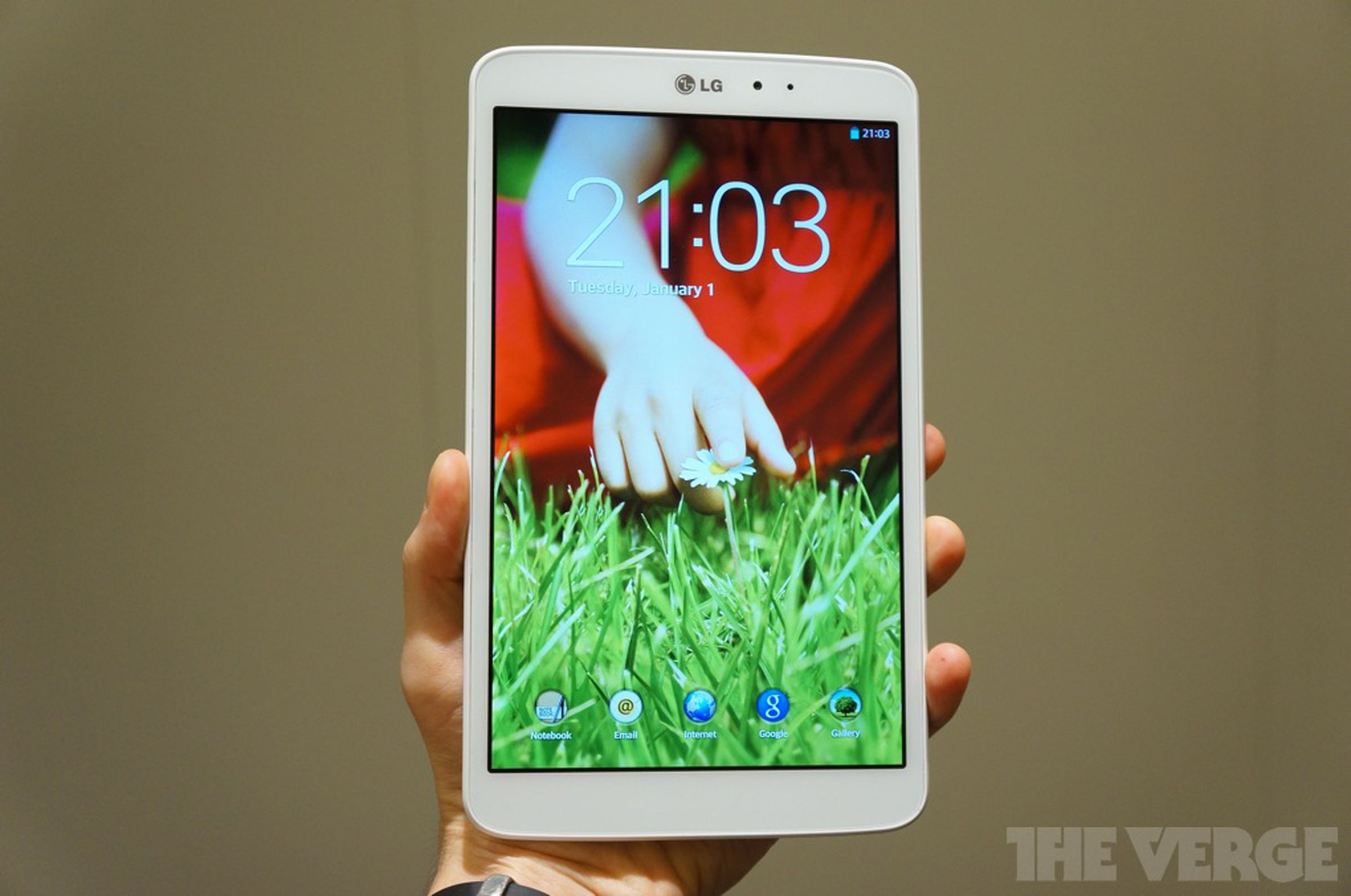 LG G Pad 8.3 hands-on gallery