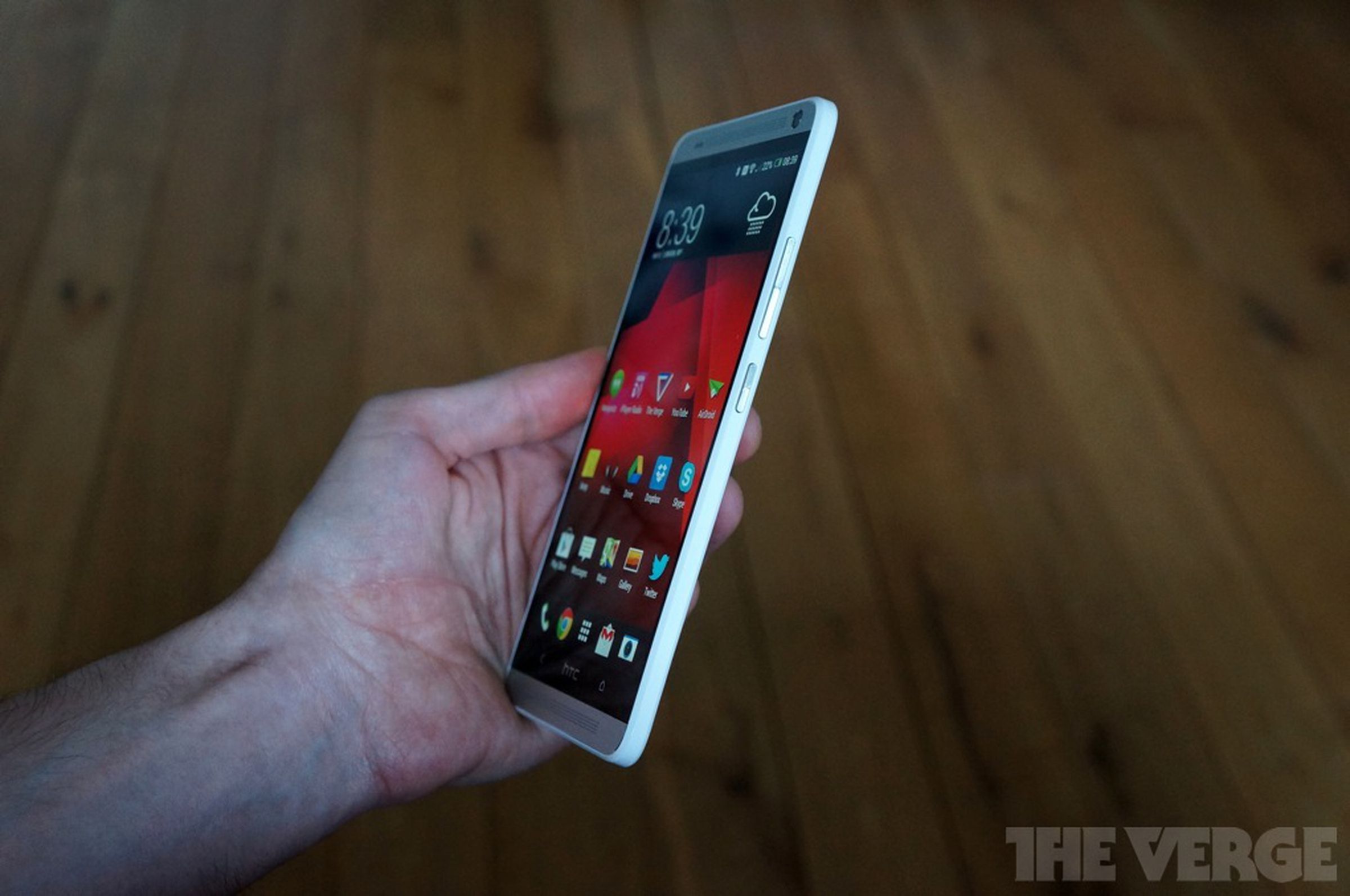 HTC One max hands-on gallery