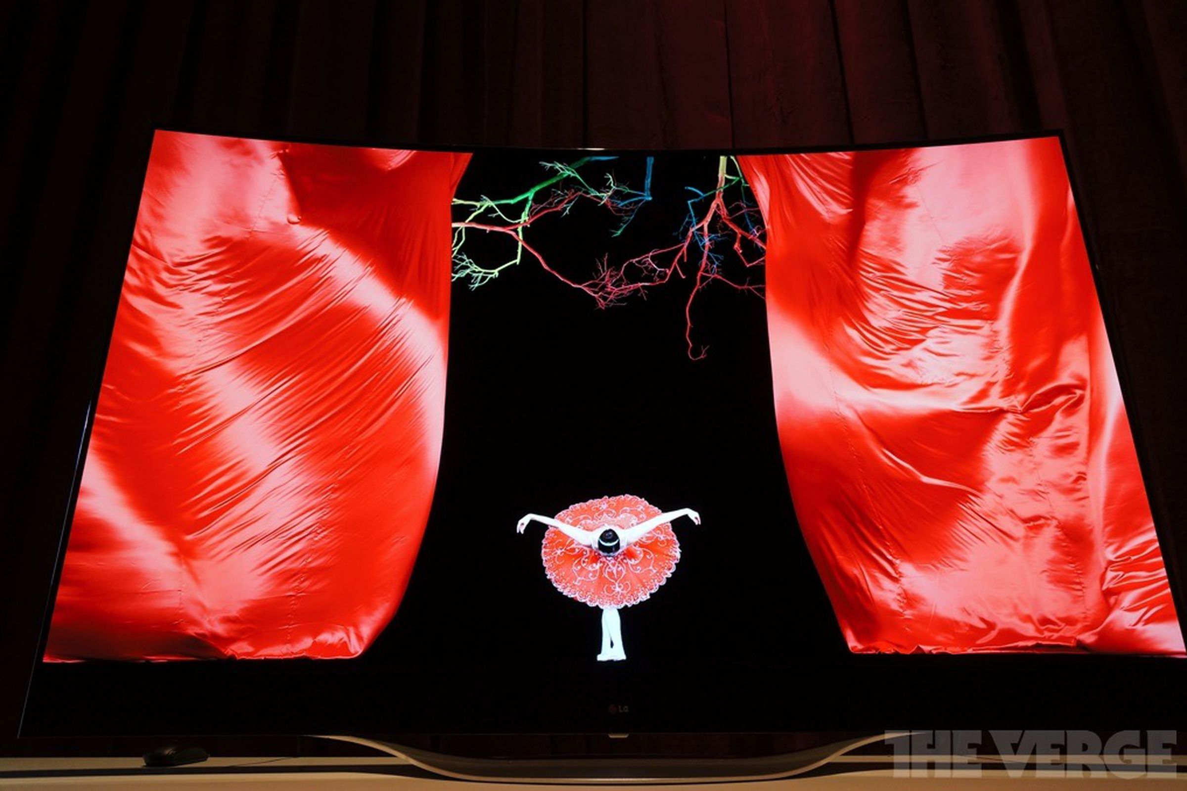 Gallery Photo: LG's 77-inch curved OLED TV