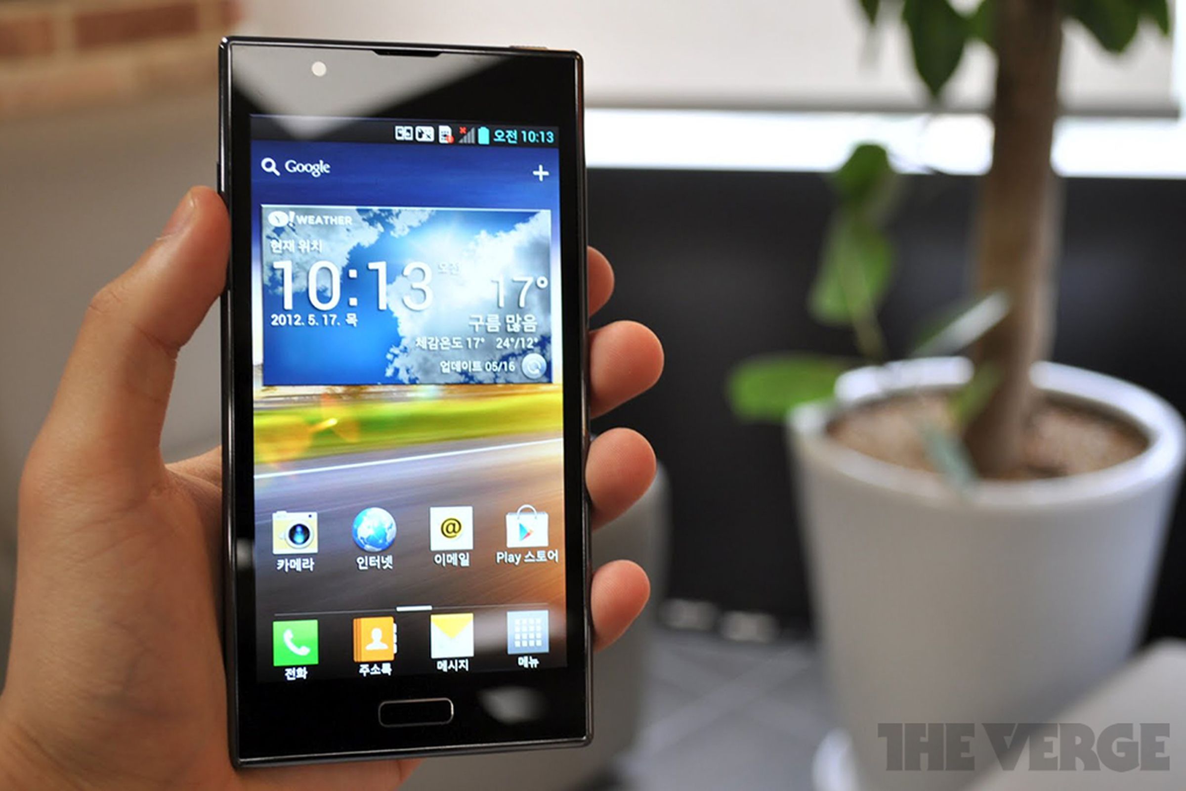Gallery Photo: LG Optimus LTE 2 hands-on images