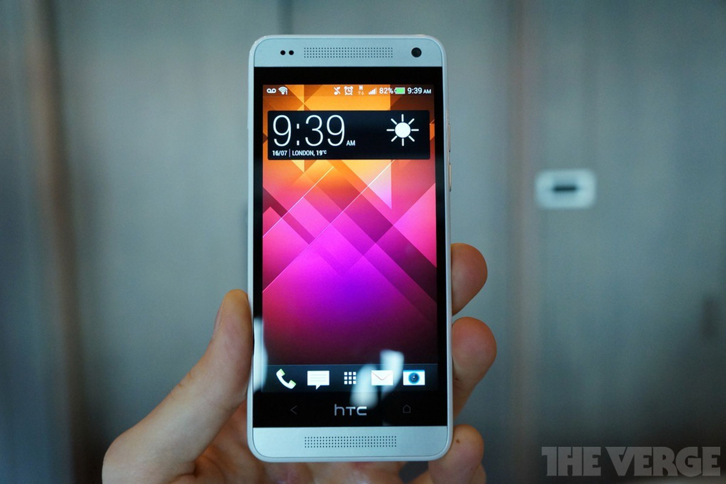 Gallery Photo: HTC One mini hands-on photos