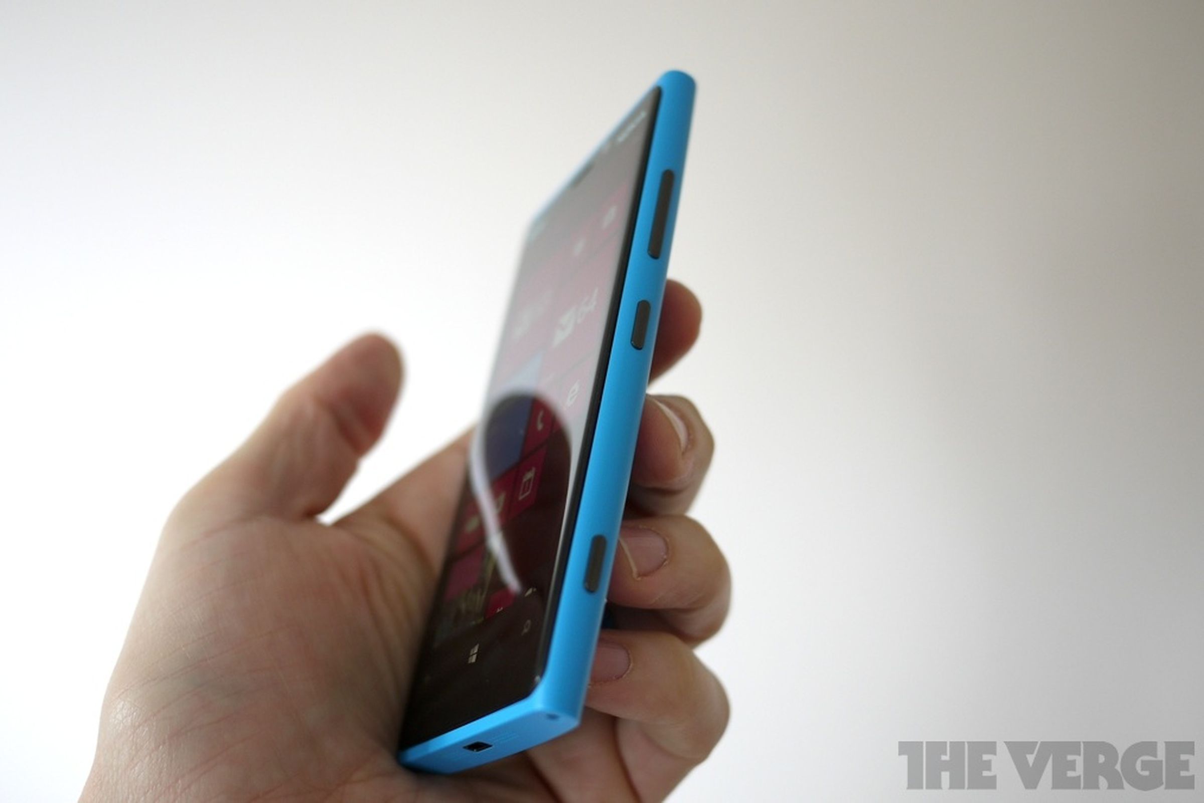 Gallery Photo: Nokia Lumia 920 hardware photos