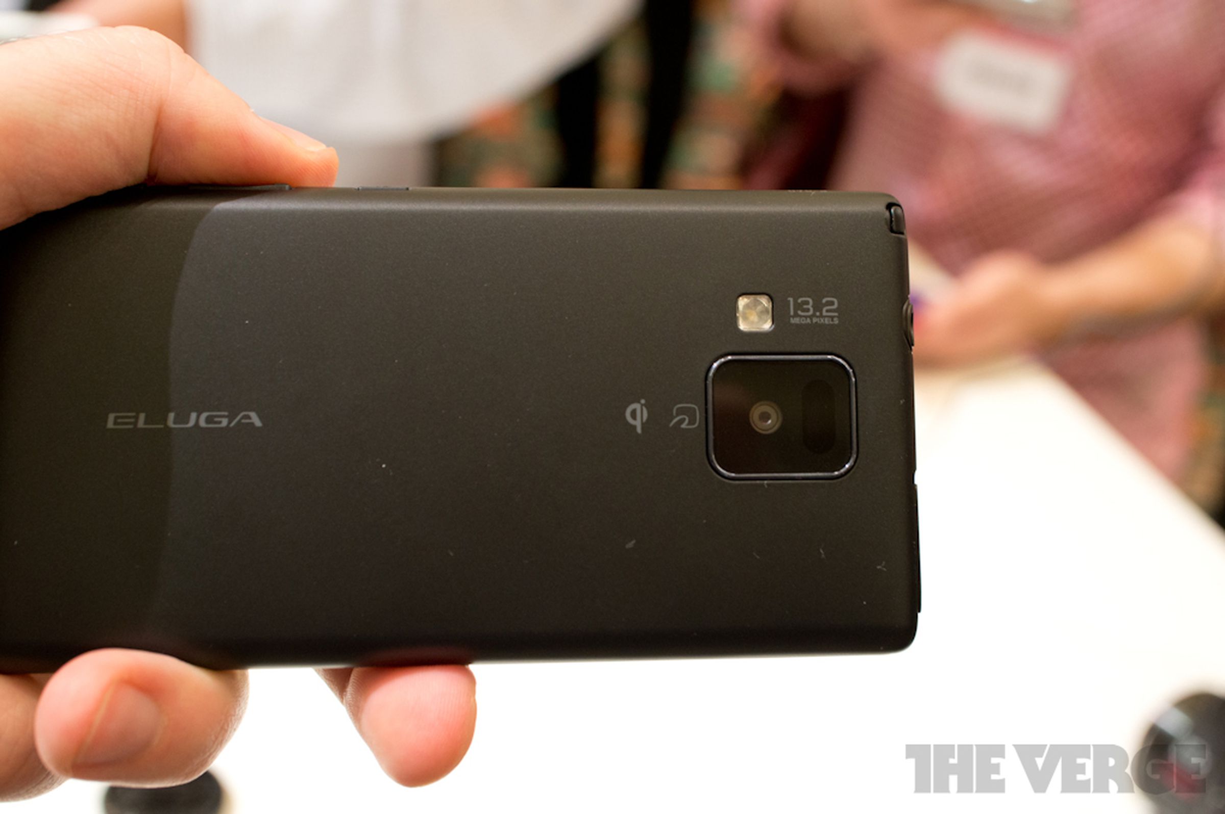 Panasonic Eluga V P-06D hands-on gallery