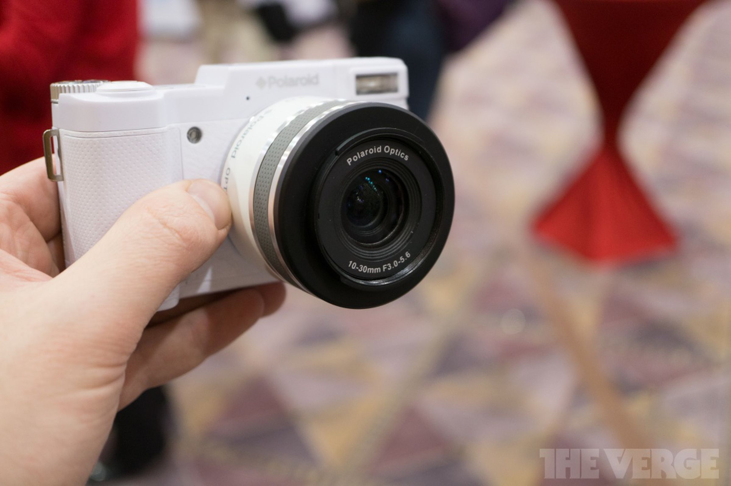 Polaroid iM1836 interchangeable lens camera (photos)