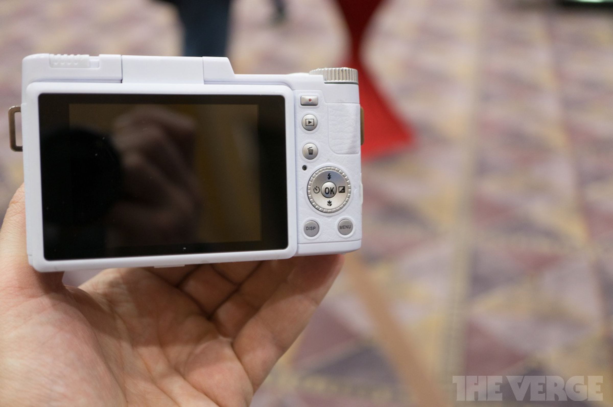 Polaroid iM1836 interchangeable lens camera (photos)