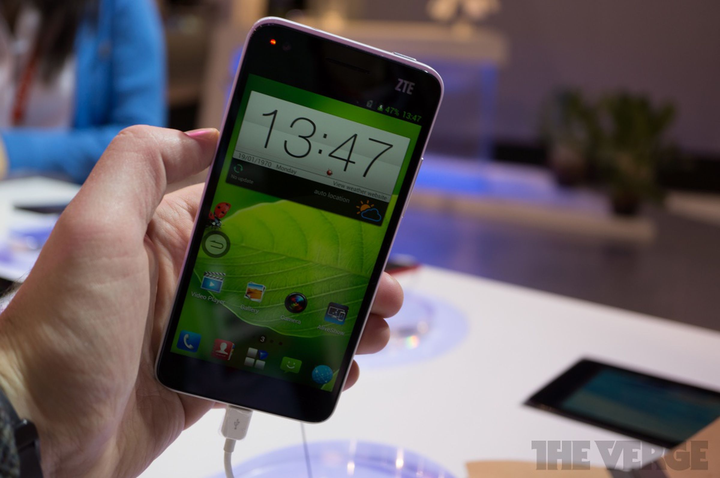 ZTE Grand S hands-on images