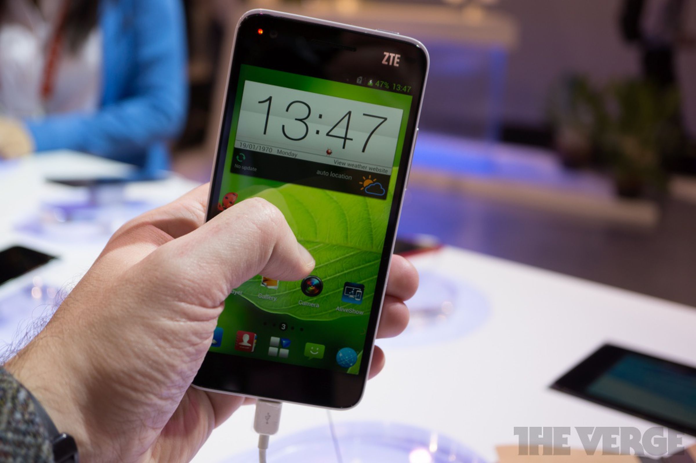 ZTE Grand S hands-on images