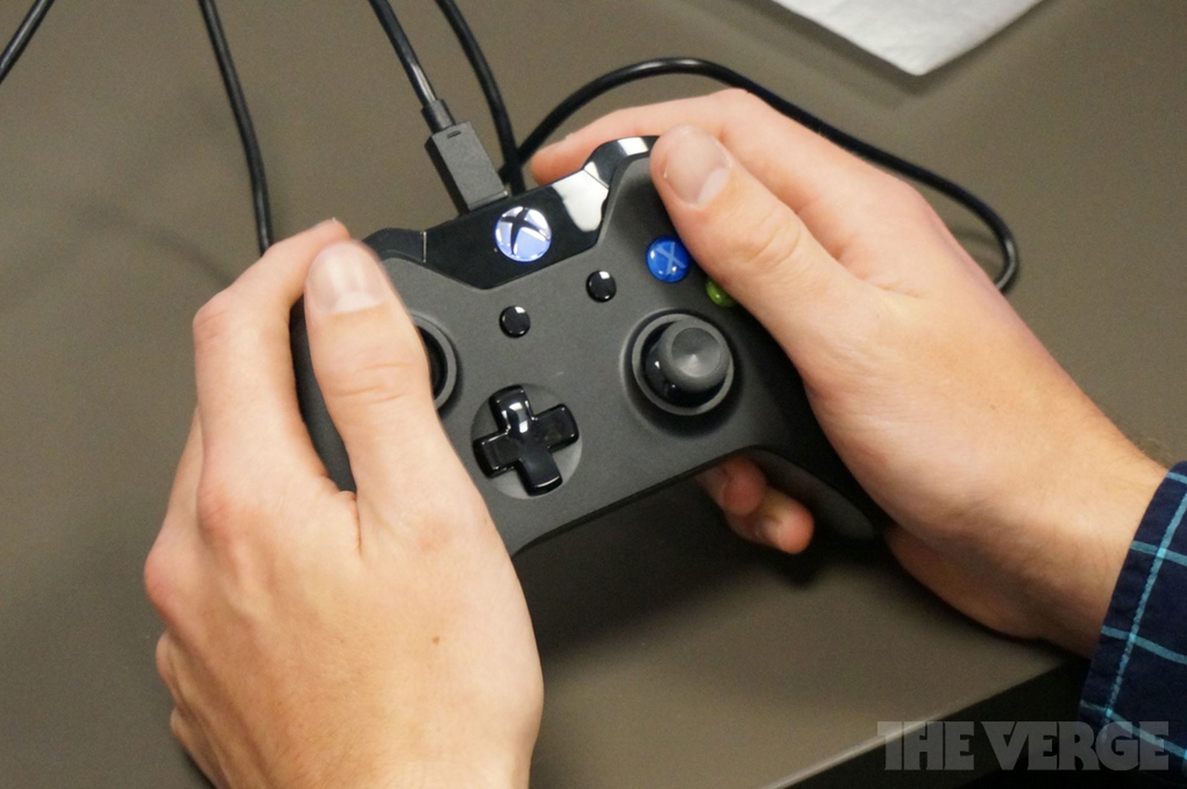 Xbox One controller hands-on photos