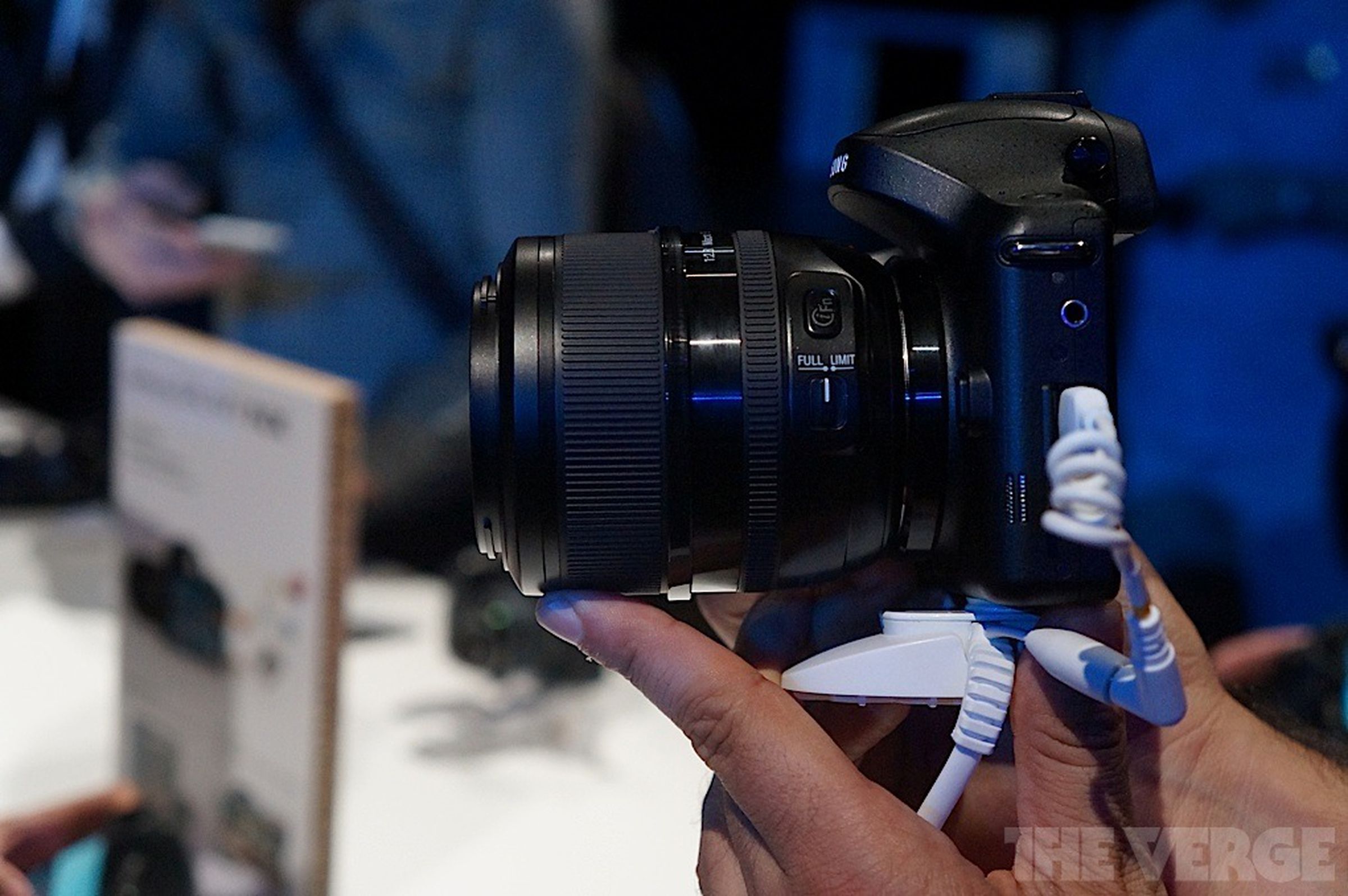 Samsung Galaxy NX hands-on pictures