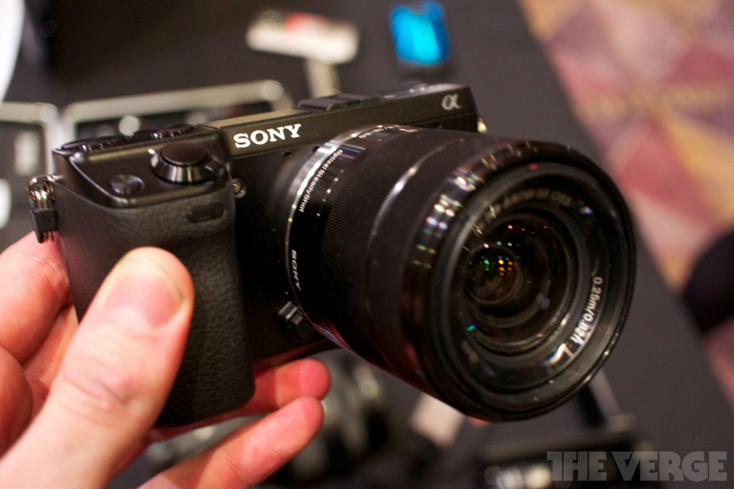 Sony A77 and NEX-7 hands-on (photos)