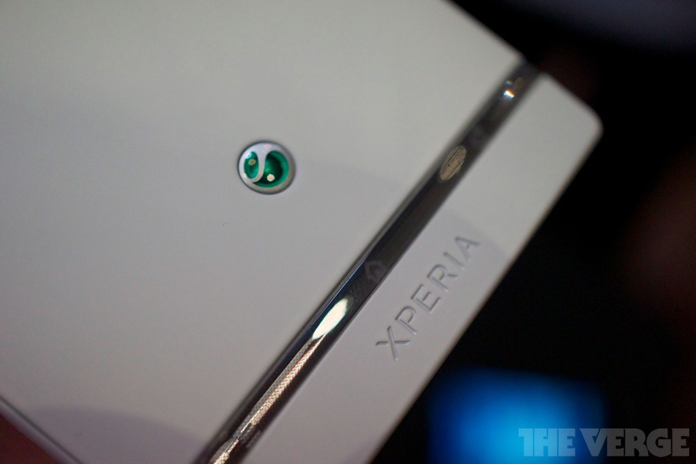 Sony Xperia S hands-on (update: more pictures)