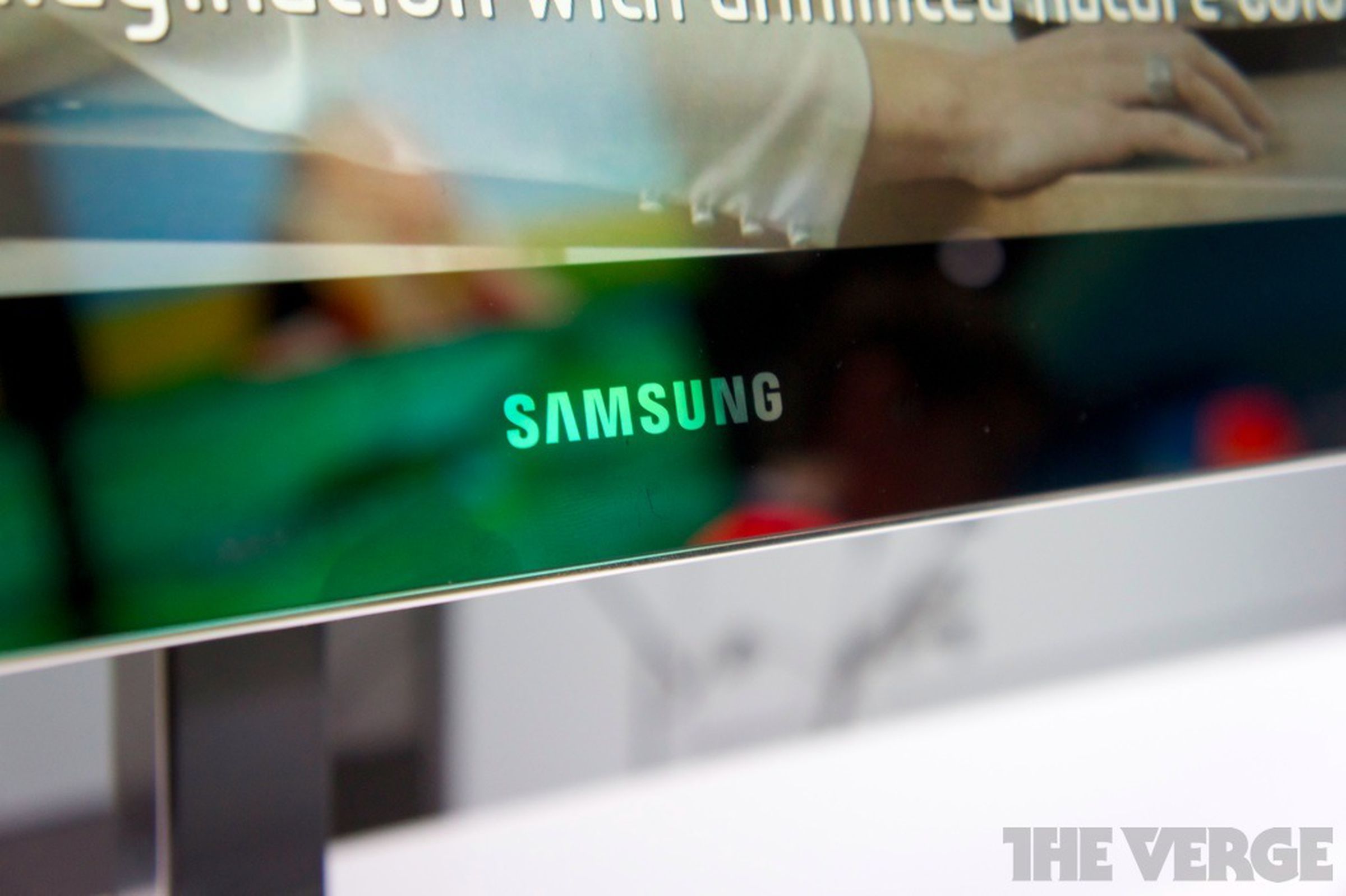 Samsung Series 9 monitor photos